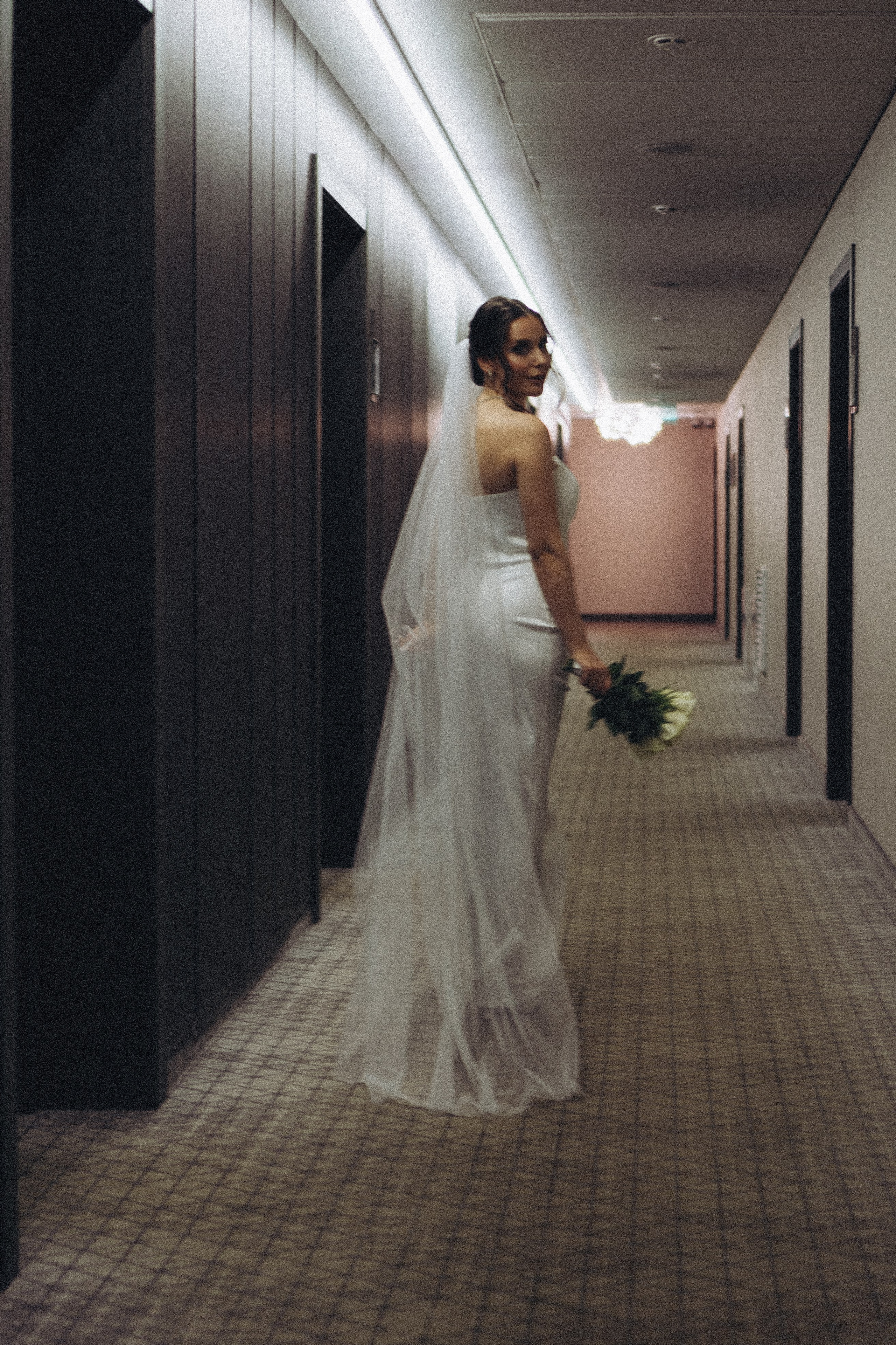 СВАДЕБНАЯ СЬЕМКА СБОРОВ ЖЕНИХА И НЕВЕСТЫ В ОТЕЛЕ И ТАКЖЕ ФОТОСЕССИИЯ В ОТЕЛЕЕ МЕГАПОЛИС БРЯНСК. Профессиональный фотограф, Санкт-Петербург — Виктория Богомолова