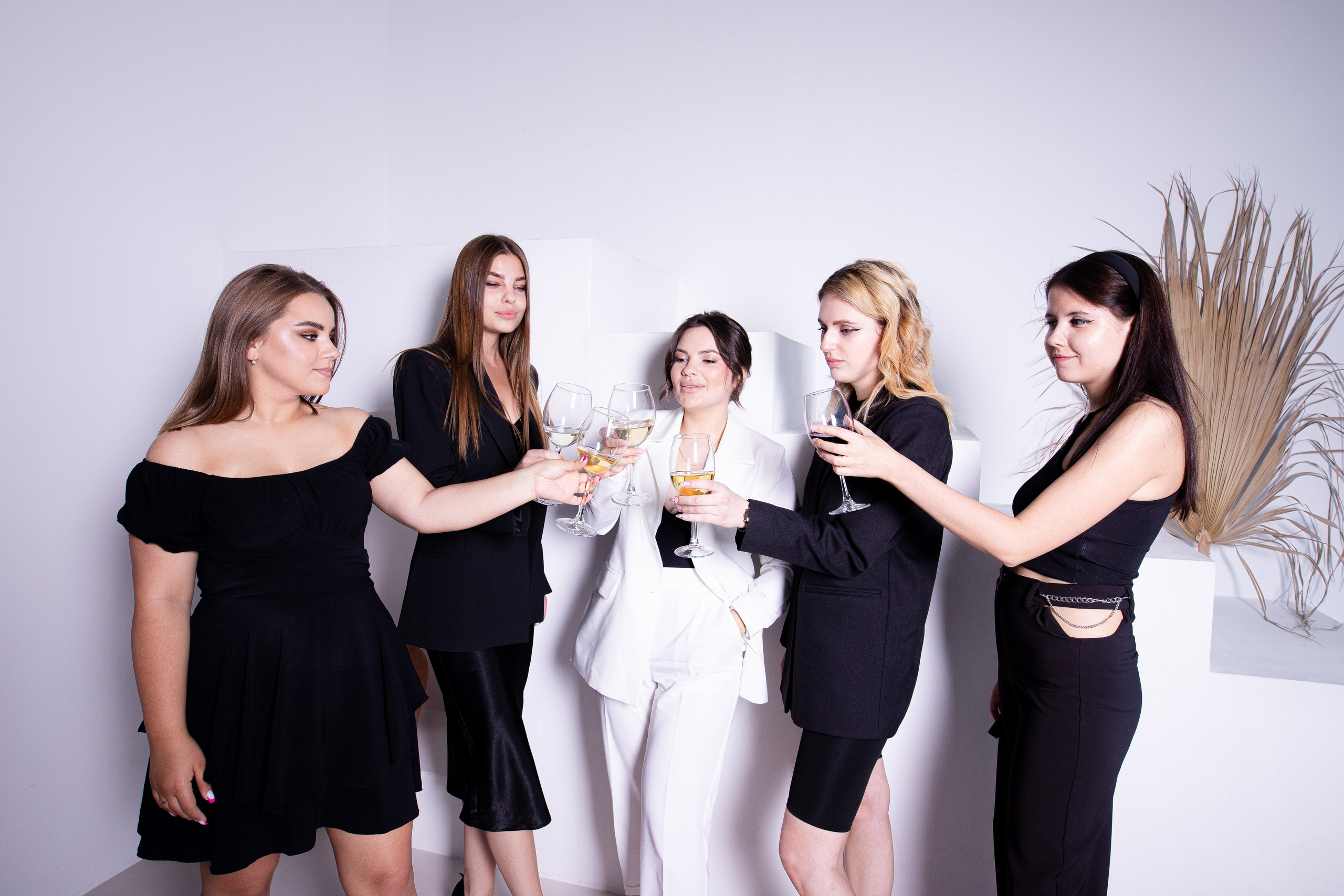 ДЕВИЧНИК. Сниму тебя полностью