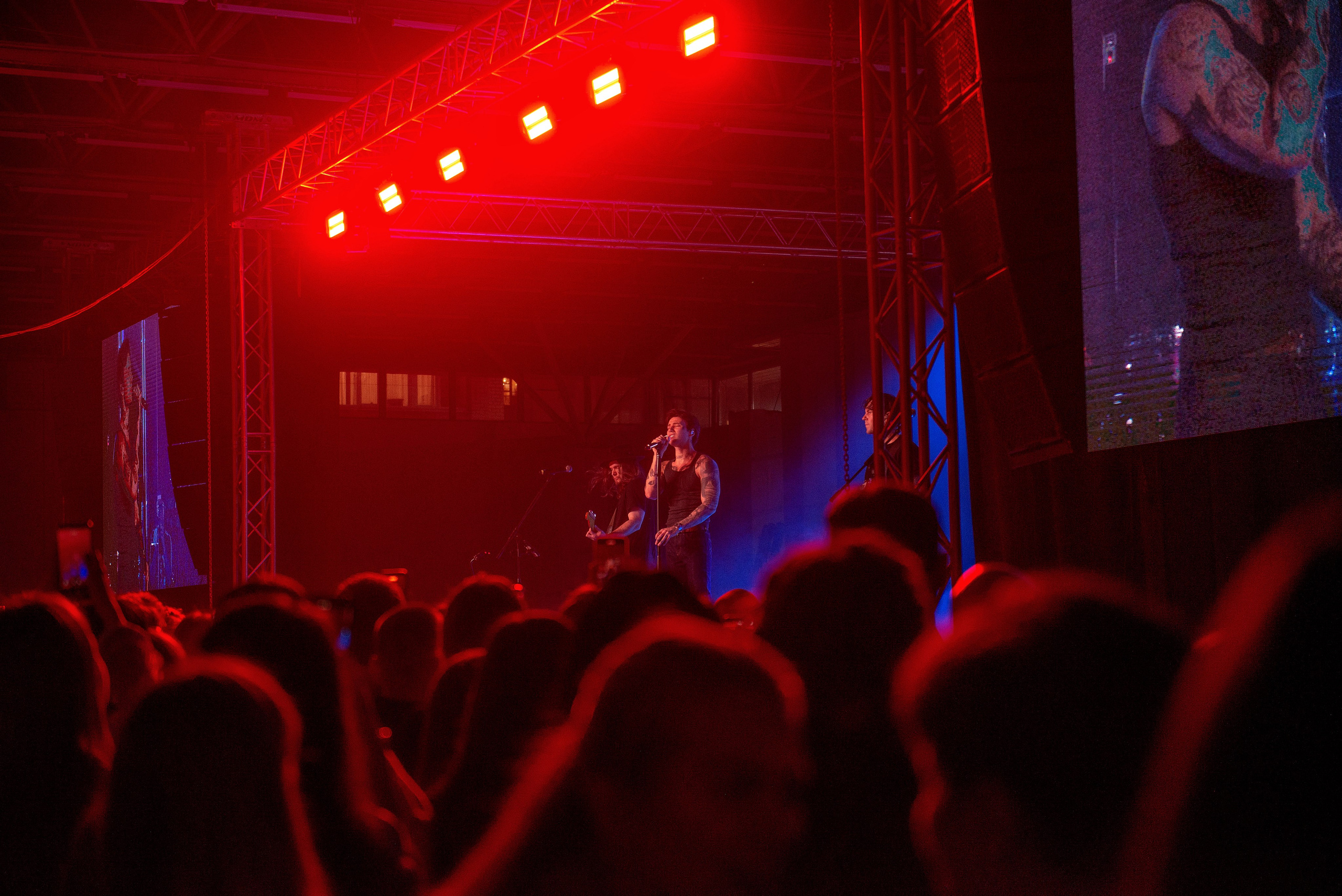 Концерт Хolidayboy. Школьный, фэшн фотограф в Тюмени и в России Ирина Королева