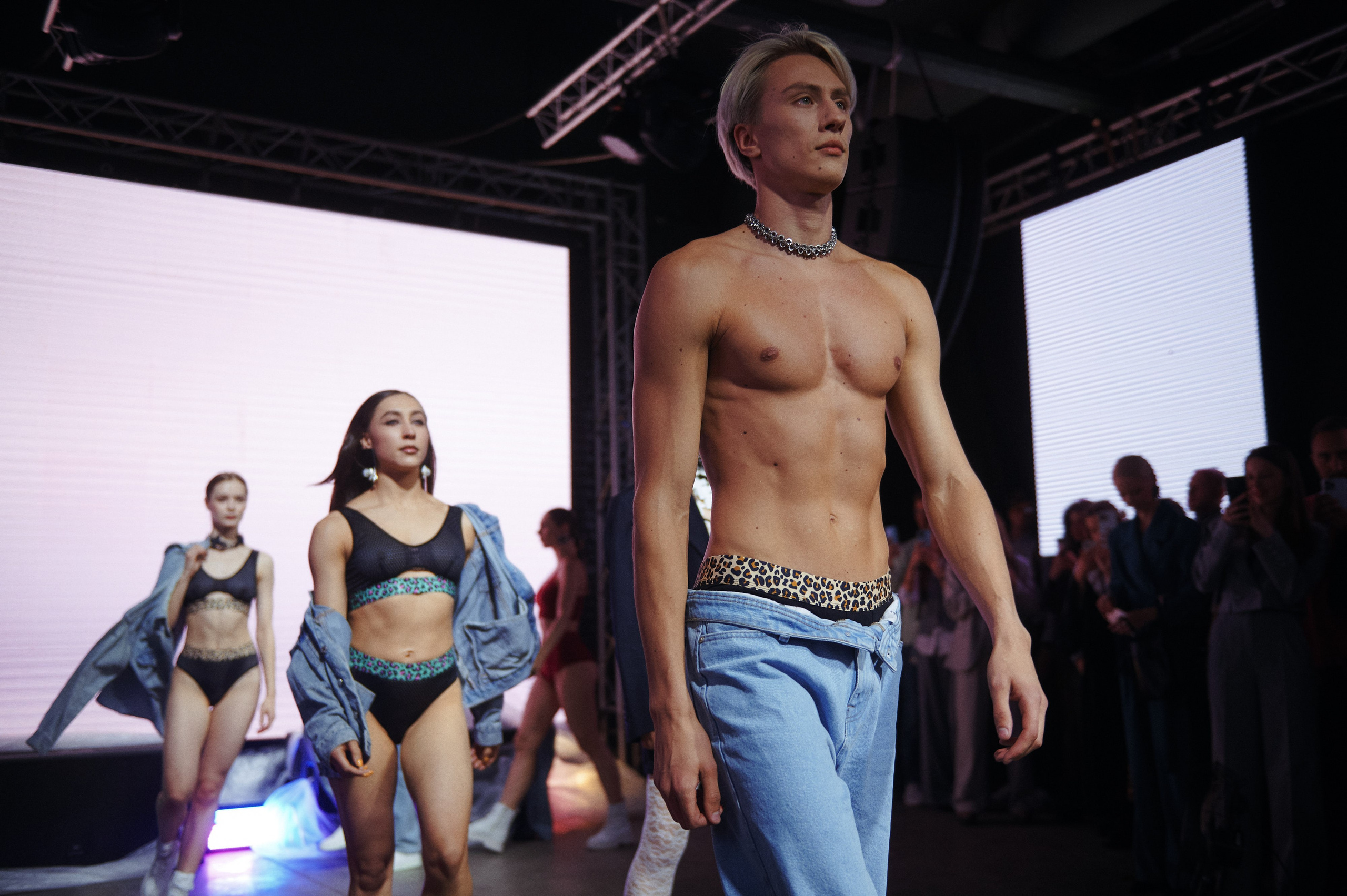 LOVELACE. Репортажной фотограф Ариан