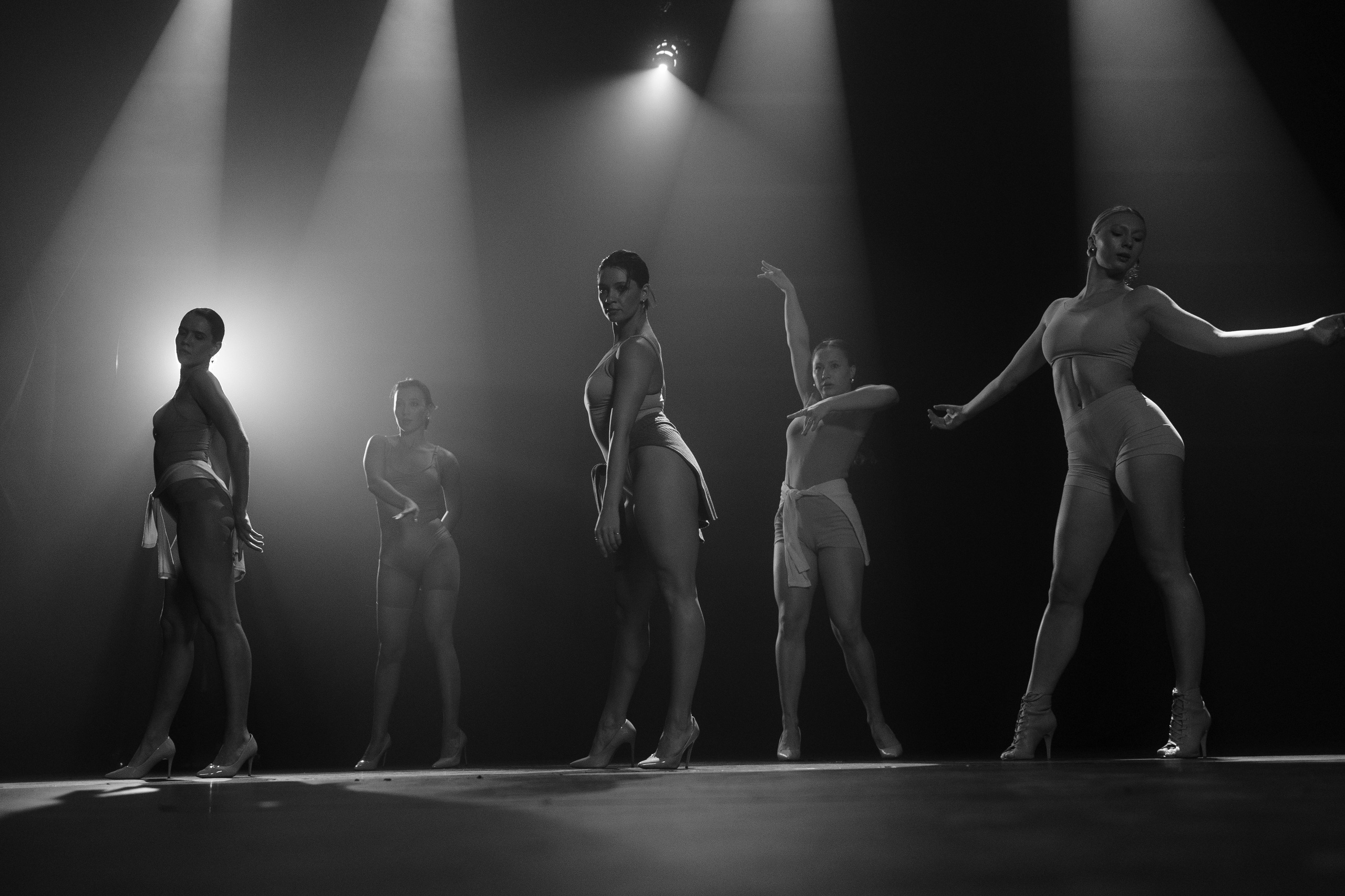 Reportage photography of dancers in the movie pavilion