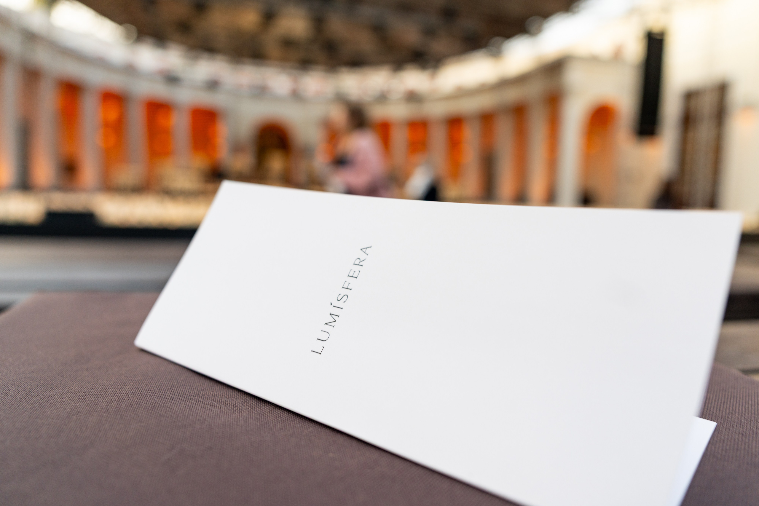 Симфонический оркестр Lumisfera при свечах. Фотограф Никита Комаров