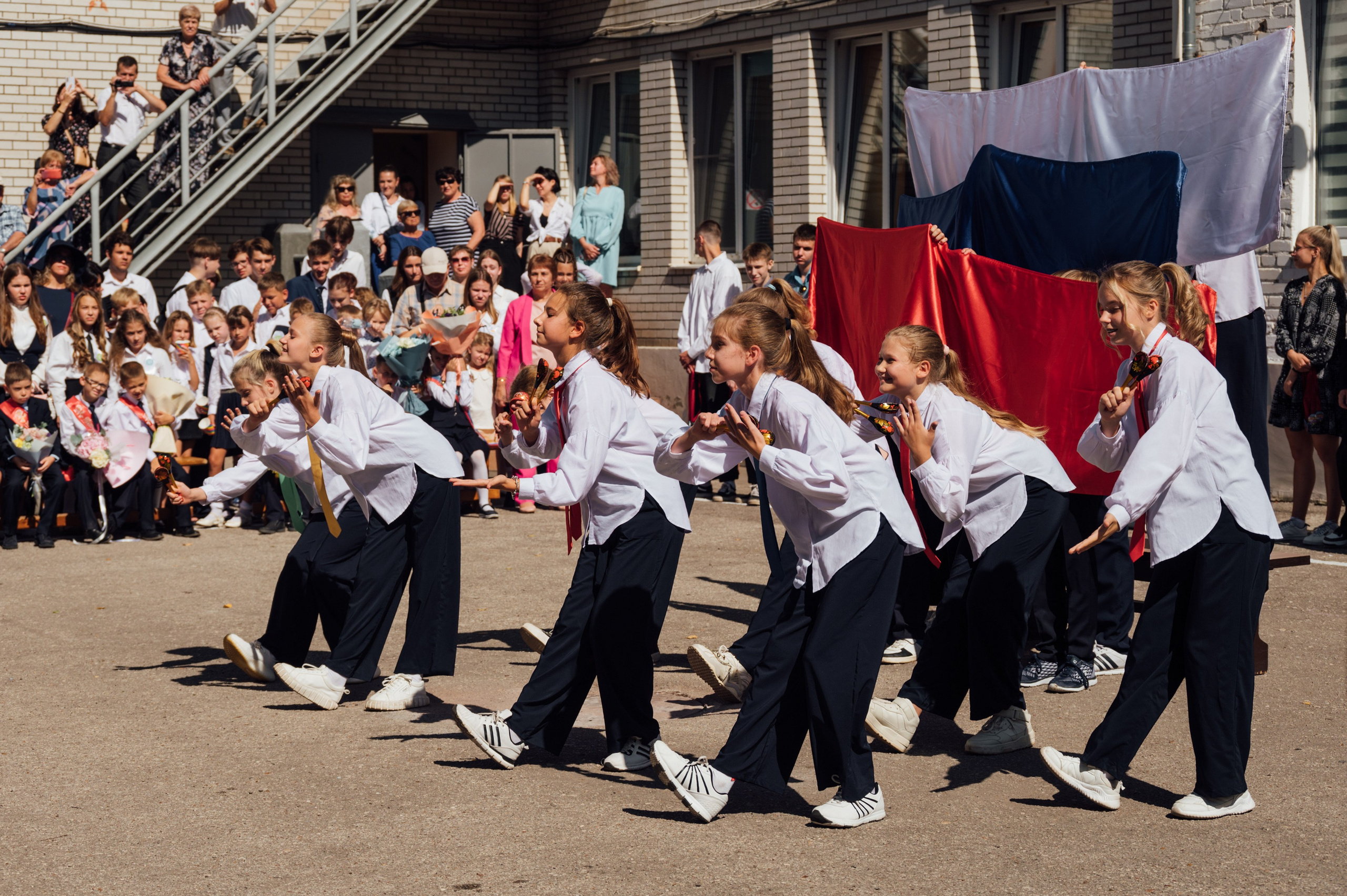 Школьная фотосессия в Туле. Портретный, семейный, свадебный фотограф. Бизнес, контент съёмка. Тула
