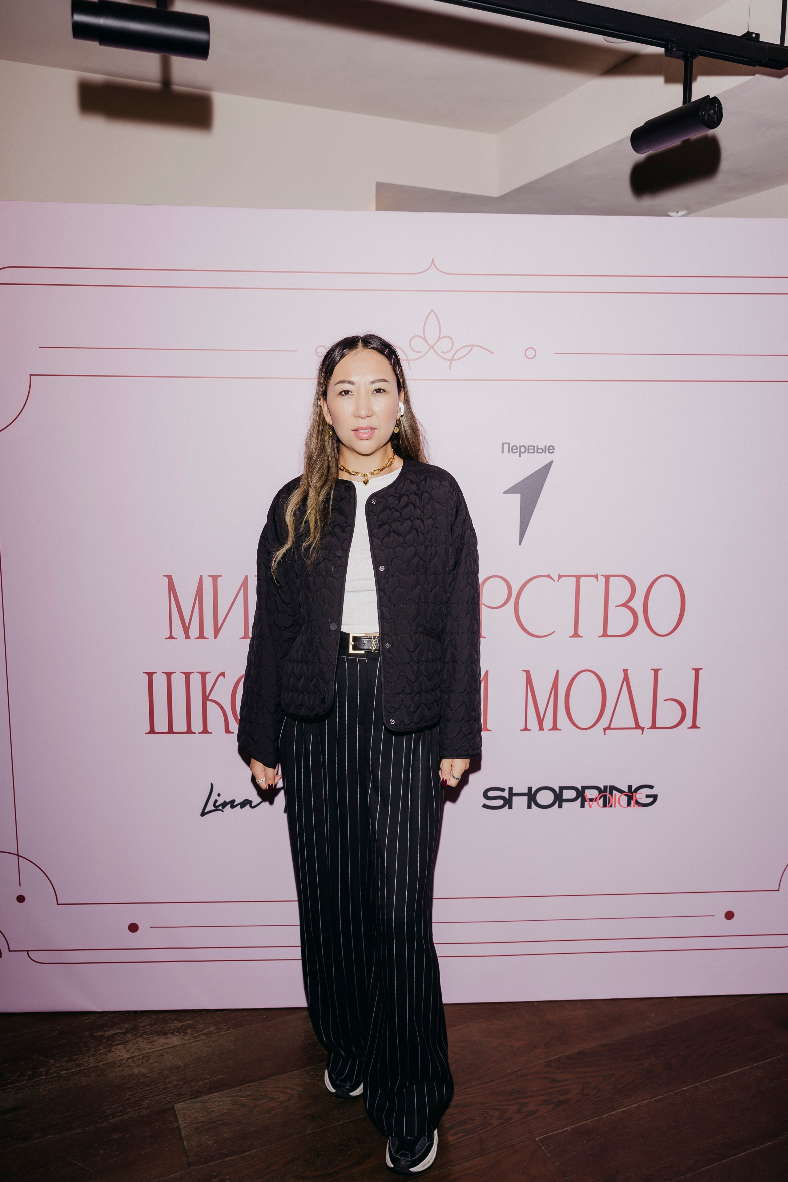 Лина Дембикова & the VOICE Shopping, Rocky2. «Птичка на проводе»: информационный портал в Москве