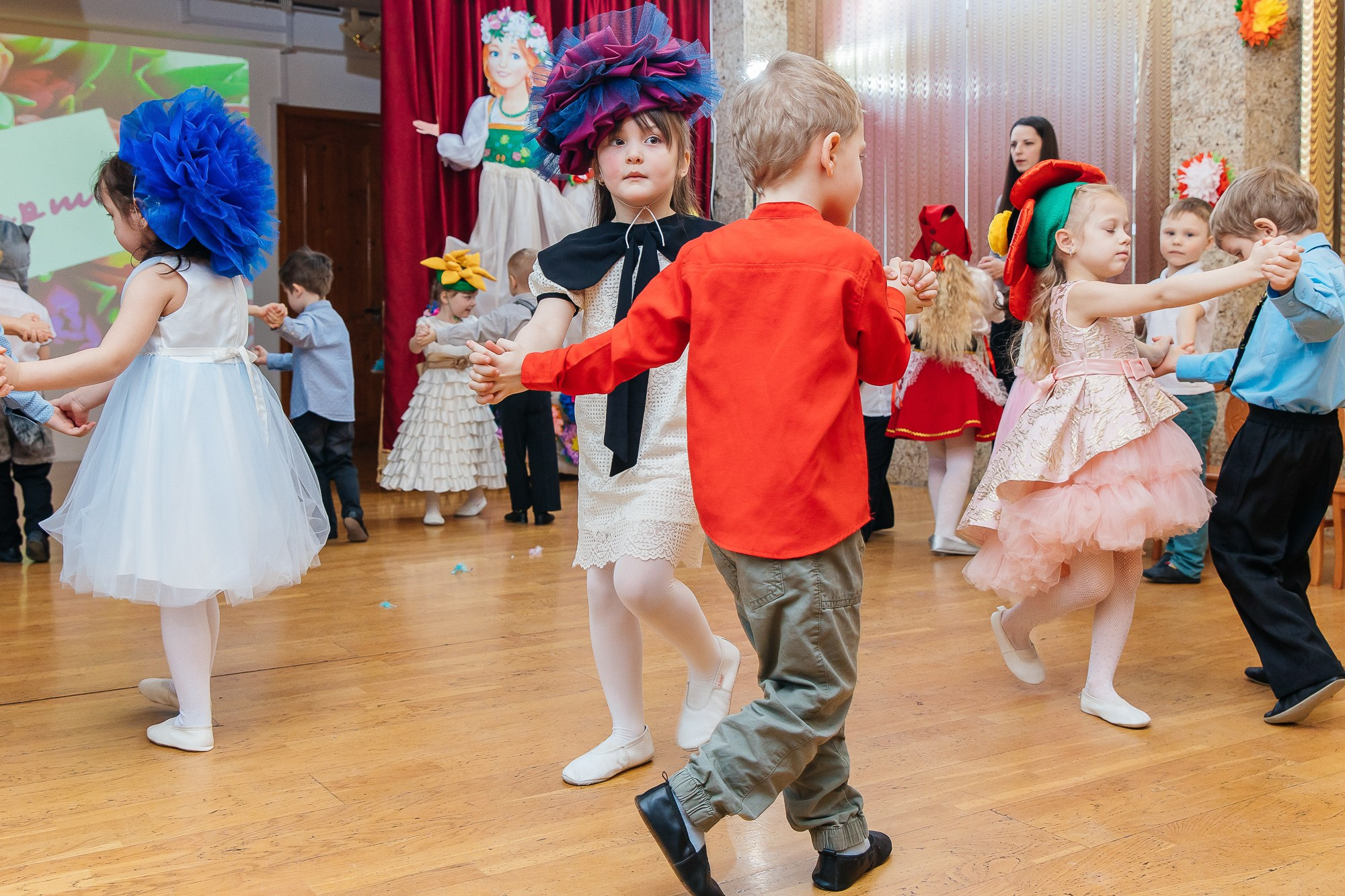 Детский сад № 93 — Утренник (07.03.2024). Свадебный и семейный фотограф Крамар Наталья