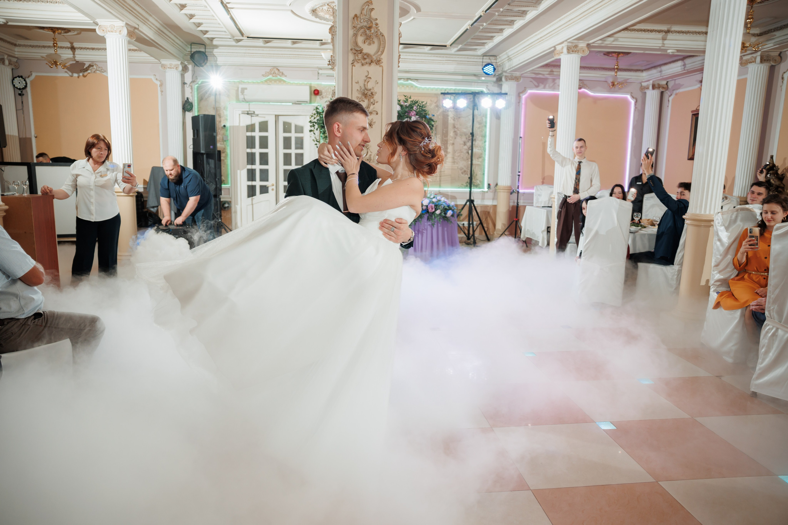 Константин и Дарья, ЗАГС ВДНХ, отель Soluxe, ресторан «Антик». Свадебный и репортажный фотограф (Москва, Королев и другие)