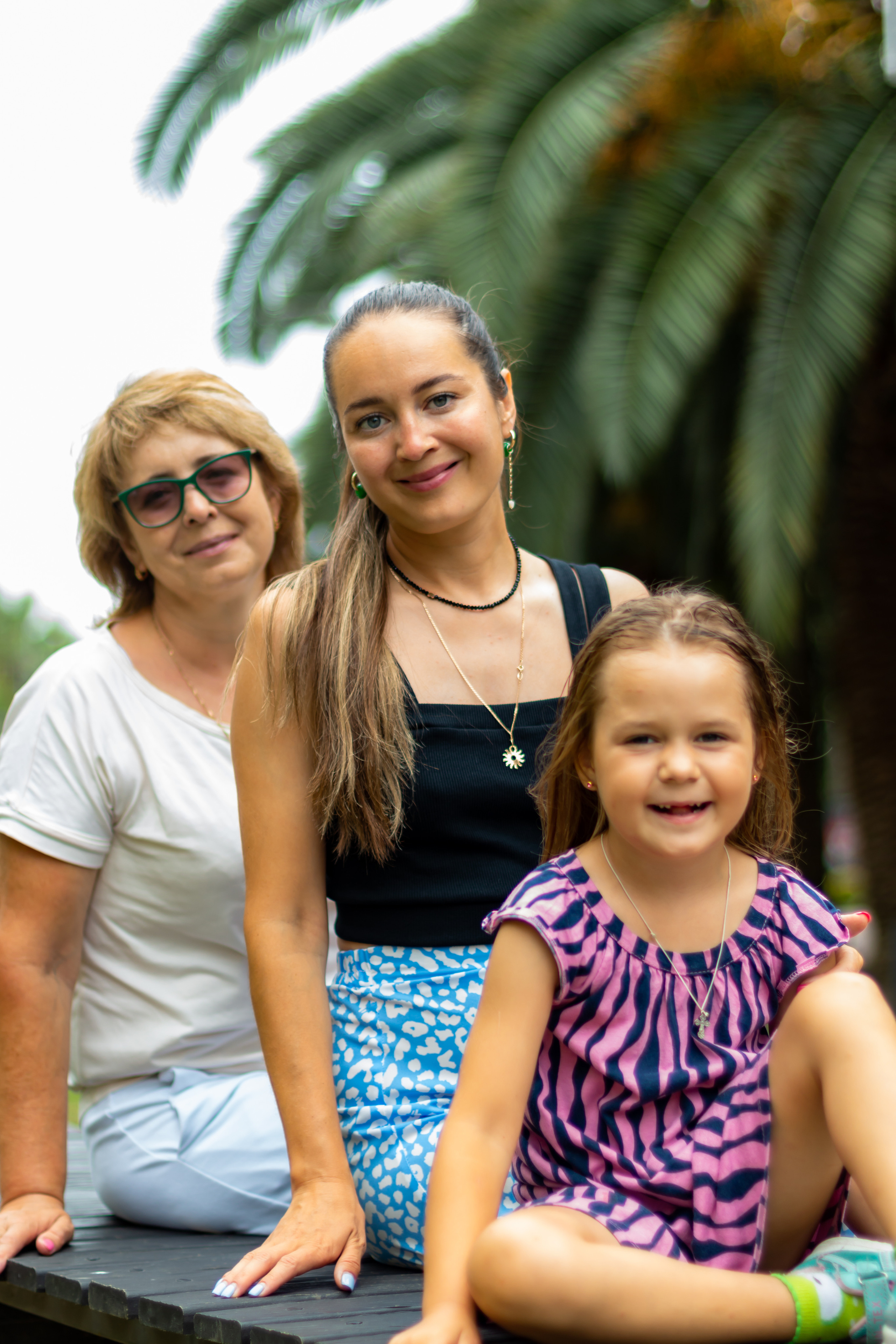 Аня с мамой и бабушкой. Фотограф в Сочи