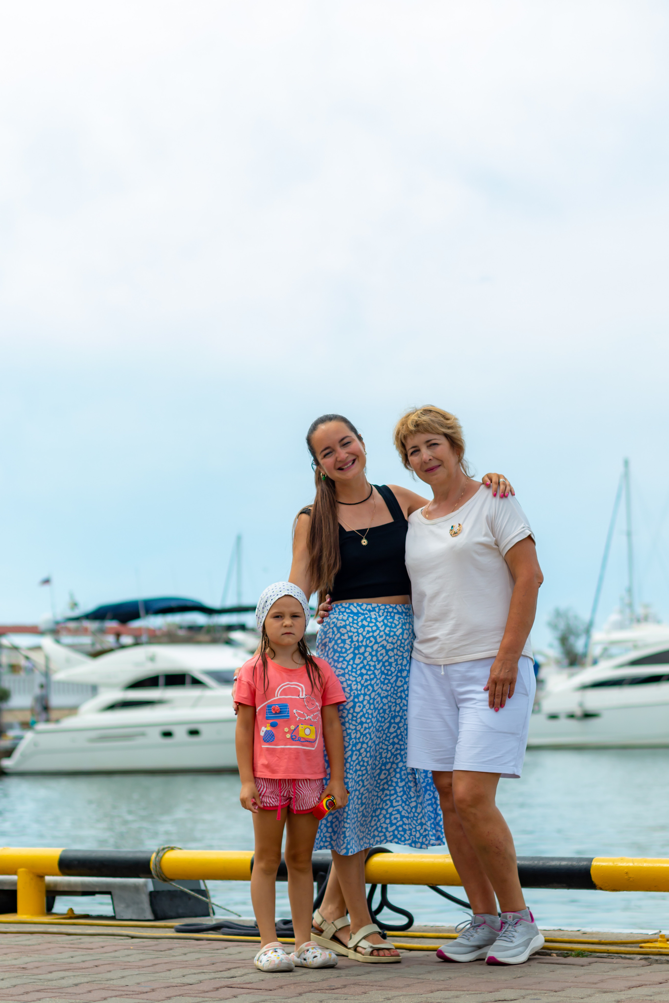 Аня с мамой и бабушкой. Фотограф в Сочи