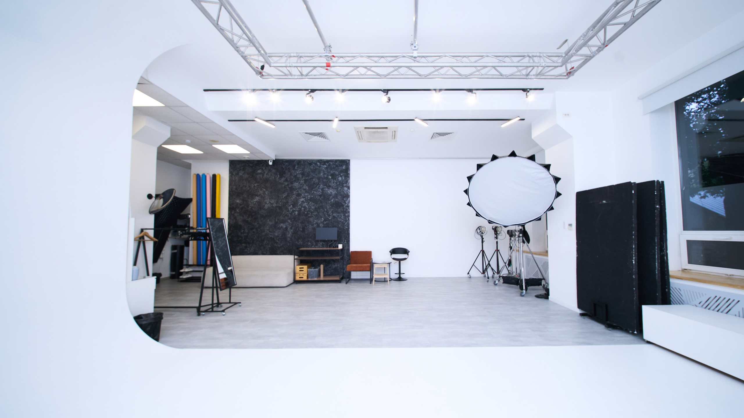 GLOW STUDIO| Профессиональная фотостудия в центре Екатеринбурга