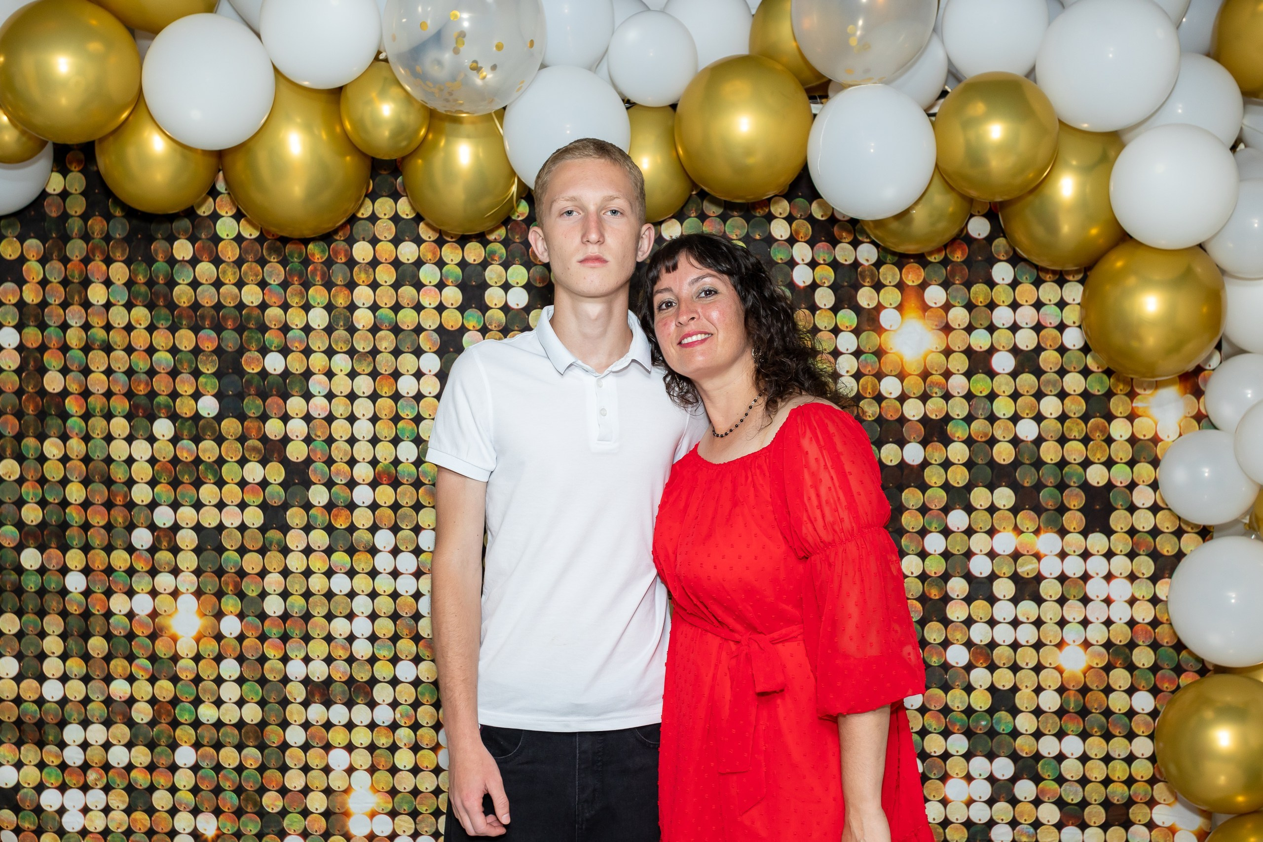 Вручение аттестата и выпускной вечер. Выпускные альбомы Майкоп, Краснодар Елена Золотарева