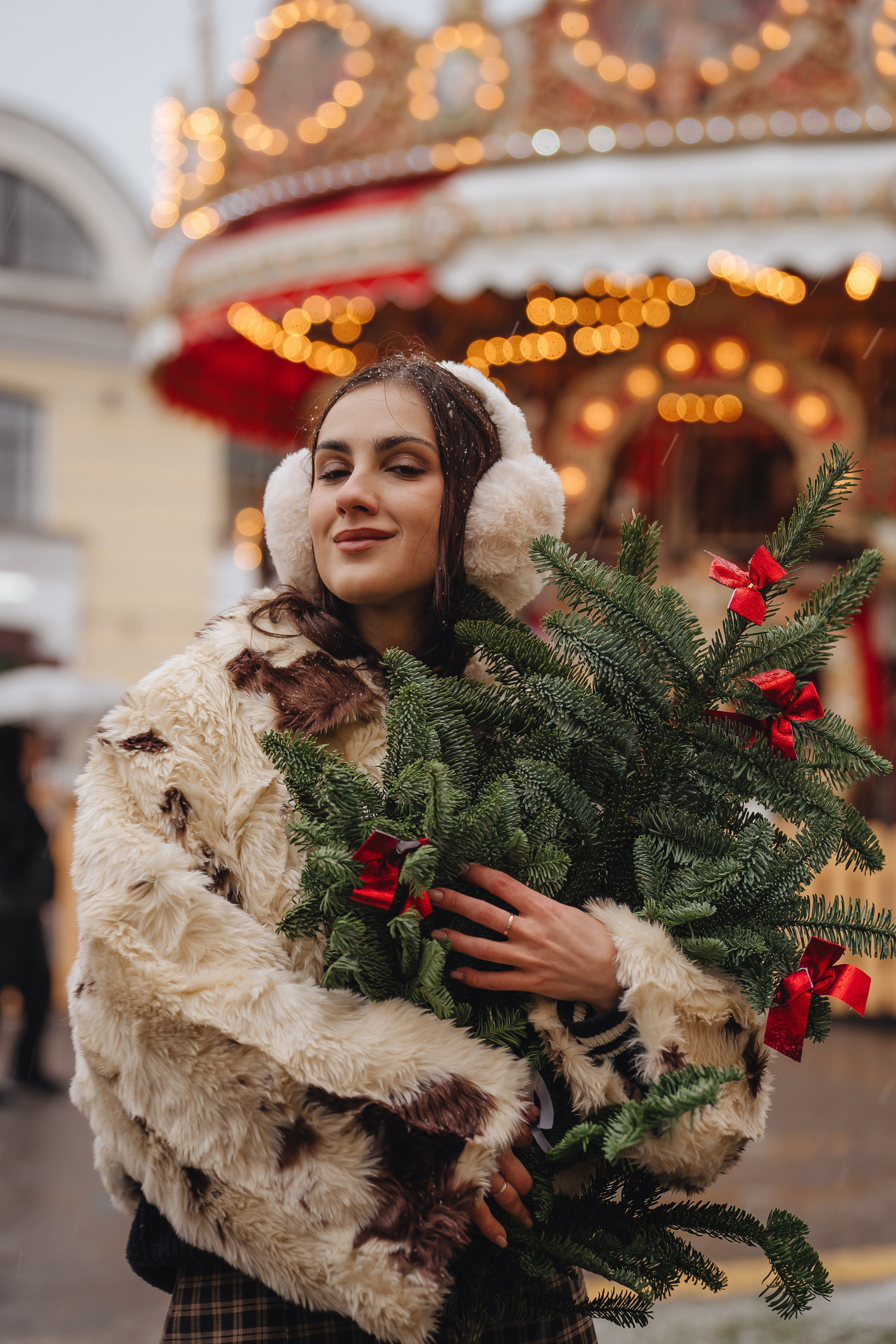 ПРОГУЛКА НА МАНЕЖНОЙ ПЛОЩАДИ ДЛЯ ДЕВУШКИ ПЕРЕД НОВЫМ ГОДОМ (НОВОГОДНЯЯ ФОТОСЕССИИЯ НА МАНЕЖНОЙ ПЛОЩАДИ). Профессиональный фотограф, Санкт-Петербург — Виктория Богомолова