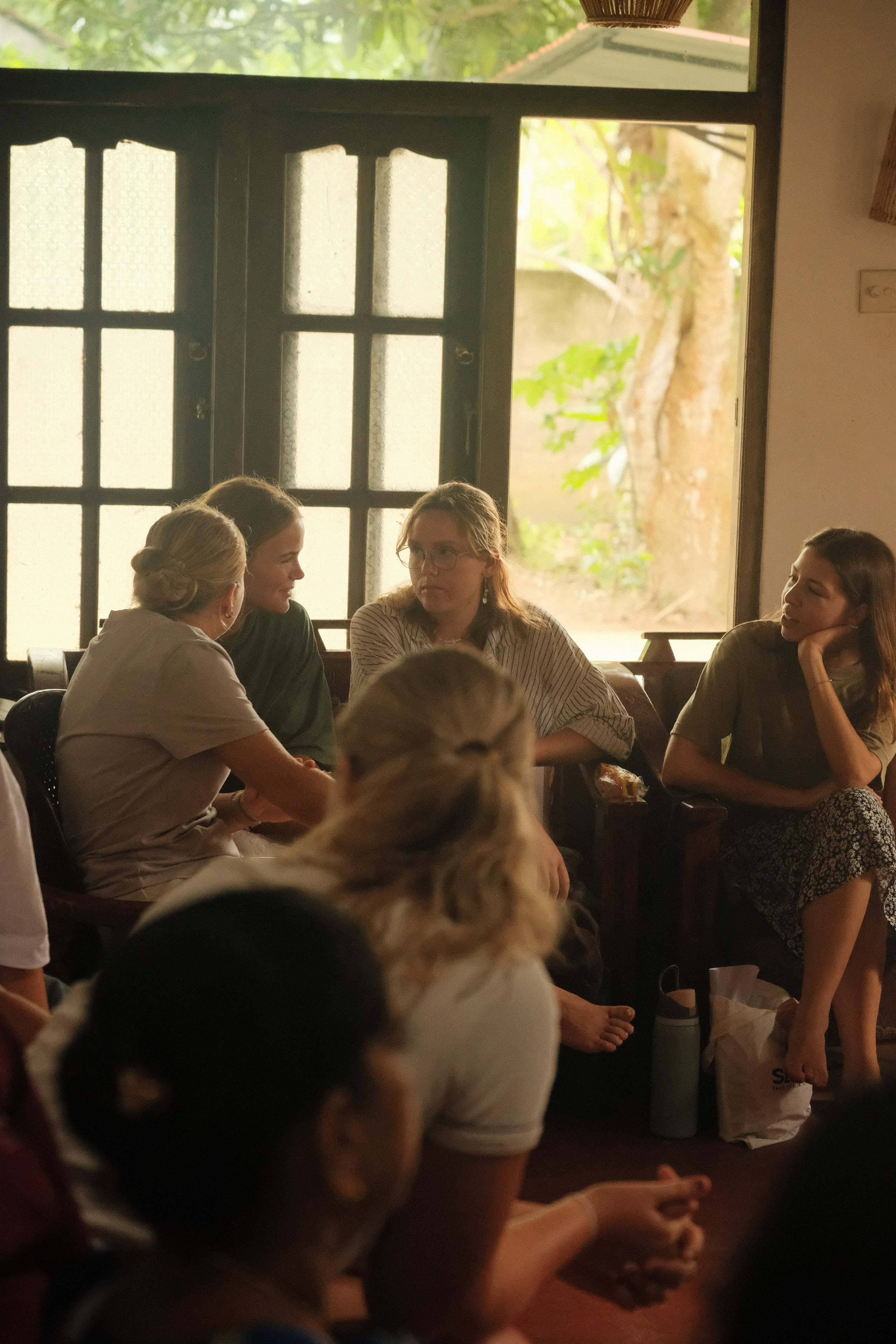 Volunteers. Creative travel photographer — Berg Daria
