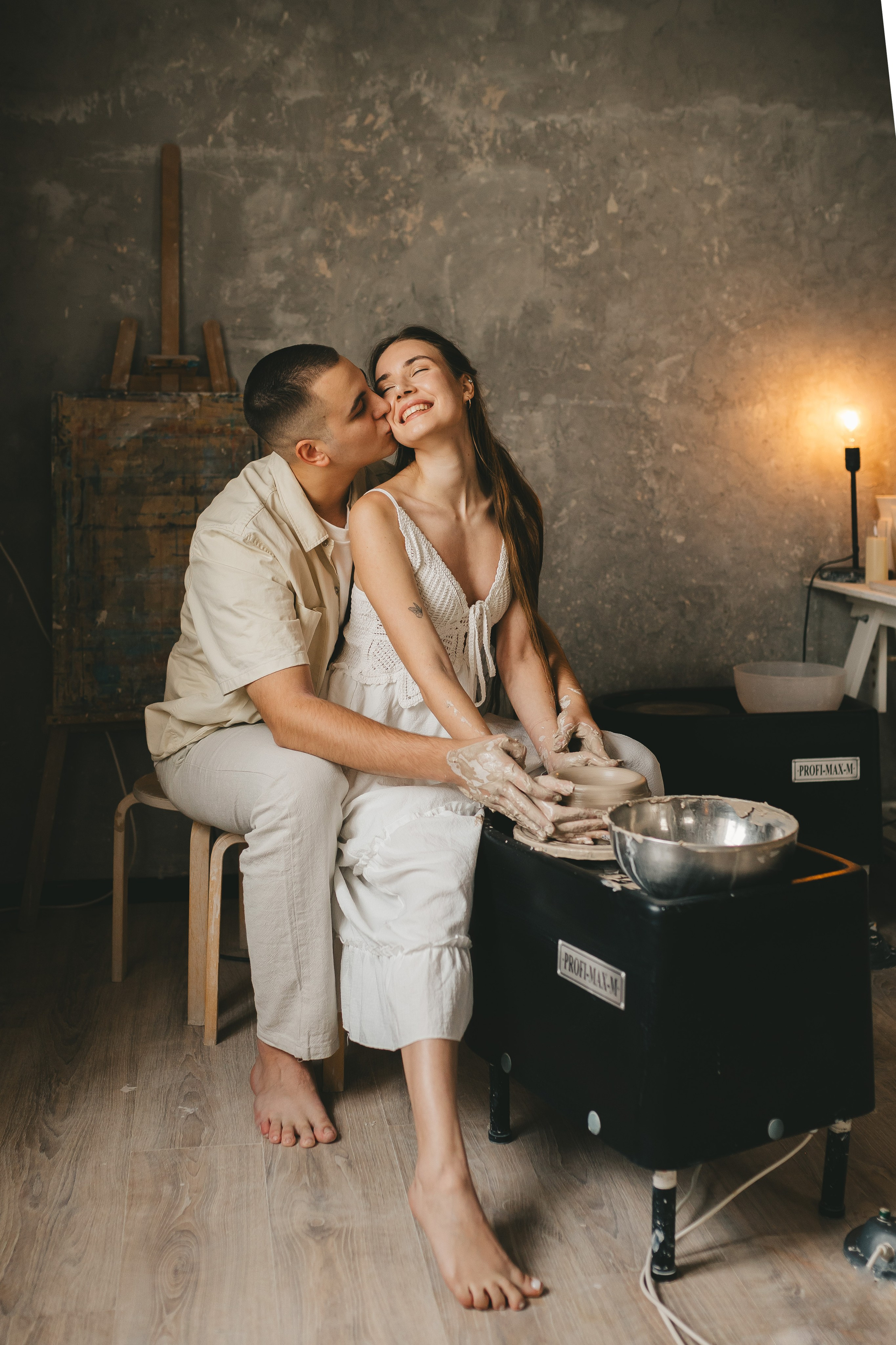 Дима и Даша в гончарной мастерской. Семейный lifestyle фотограф в Санкт-Петербурге Людмила Пахомова