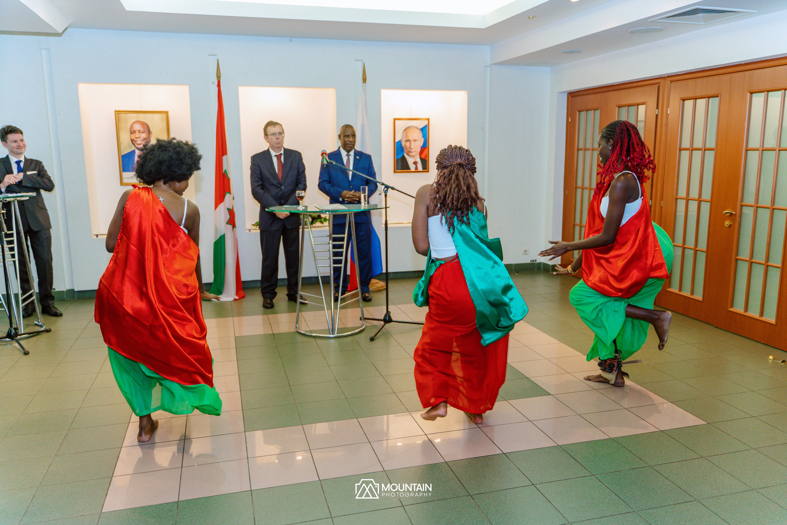 Burundi Indepence Celebration. Photographer based in moscow Peter Tchana