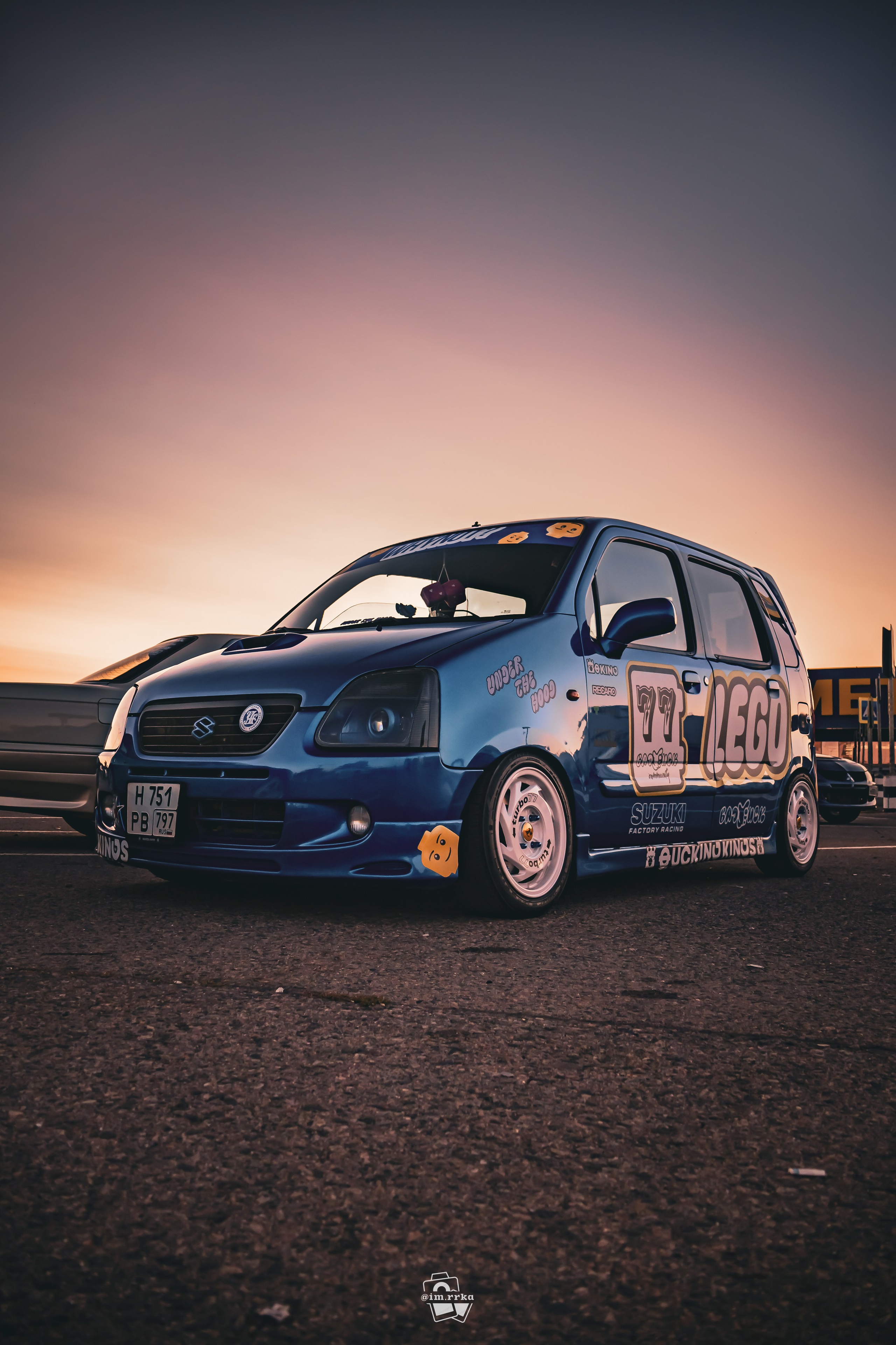 Фотосессия автомобиля: погружение в стиль вашего авто. Suzuki Wagon R+. Ирина Санрайз — Автомобильный фотограф в Москве