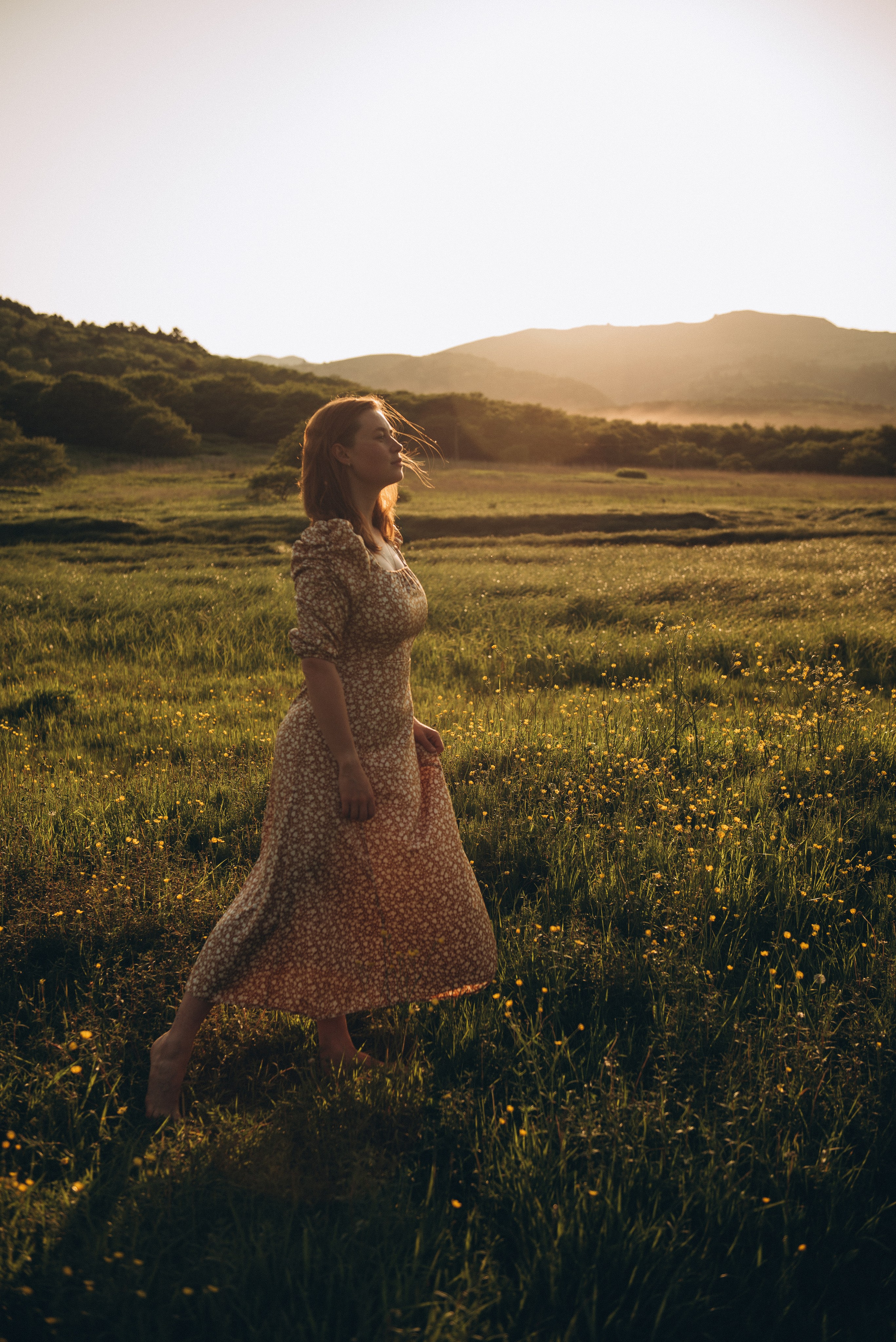 Маша в поле люпинов. Ирина Метелица фотограф на Шикотане