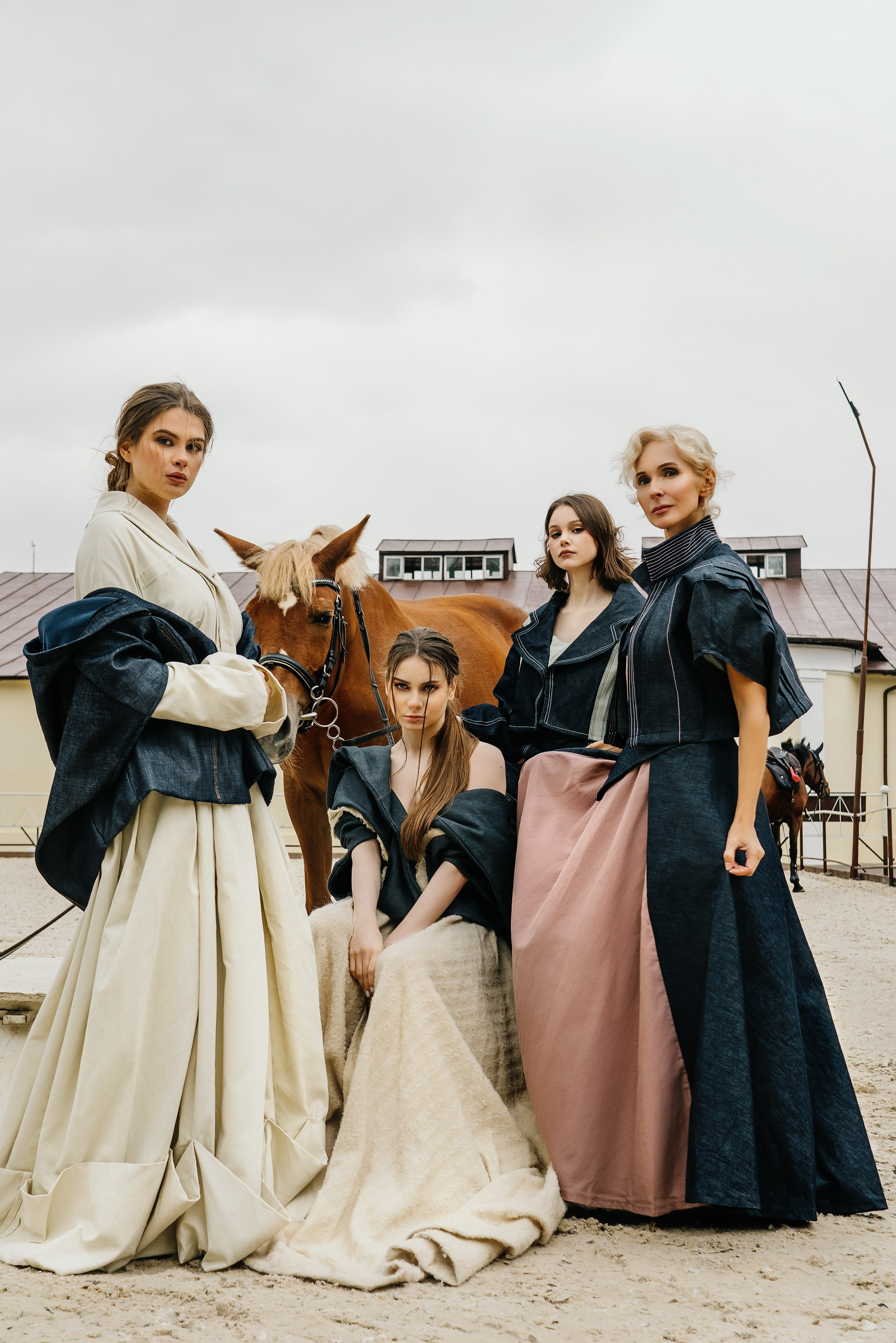 Съемка с лошадьми для журнала Vmode. Женский фотограф в Москве Анастасия Сидорова