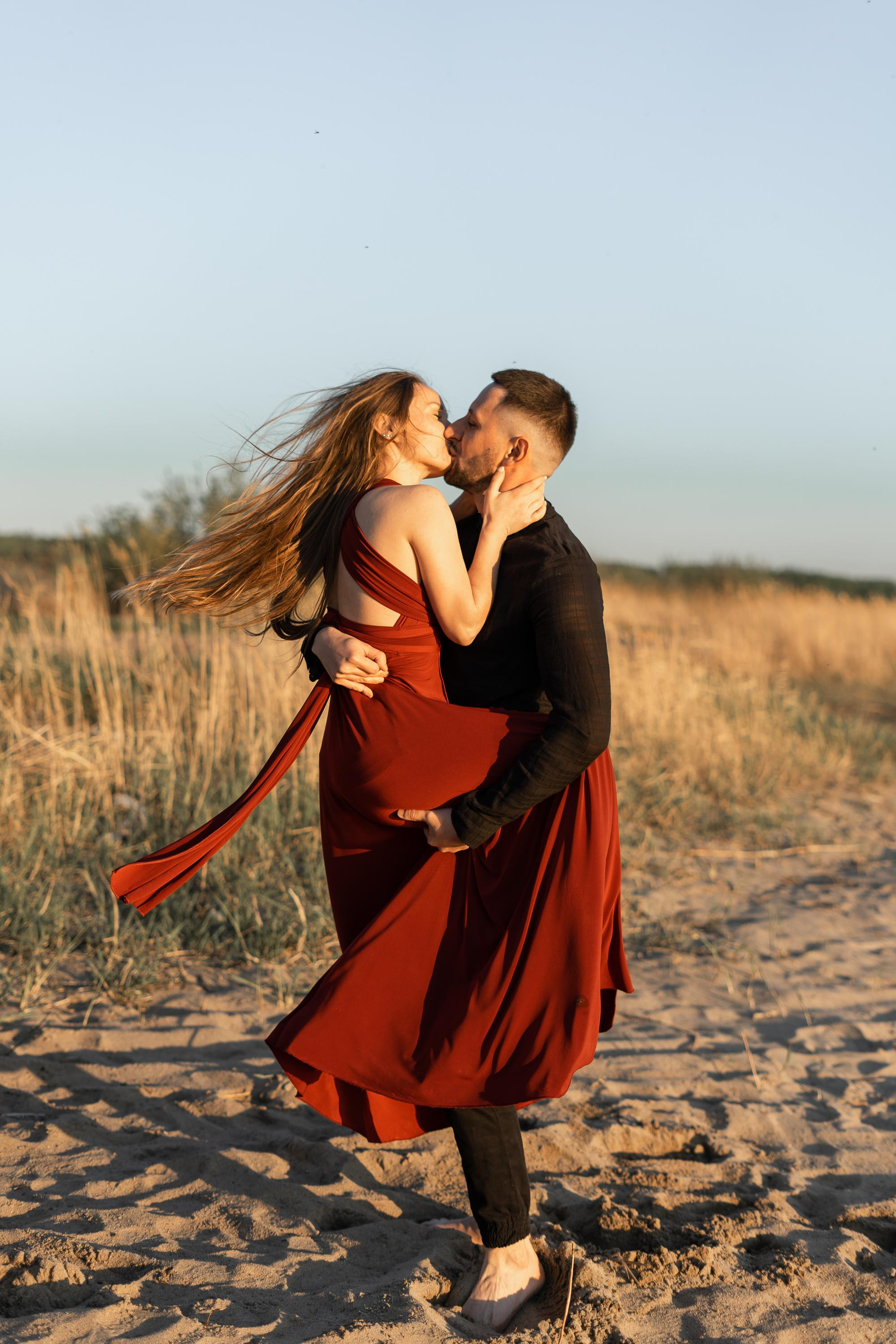 Алёна & Сергей. Прогулка по песчаному берегу. Эстетичная фото- и видеосъёмка Ирина Арсентьева. Челябинск и весь мир