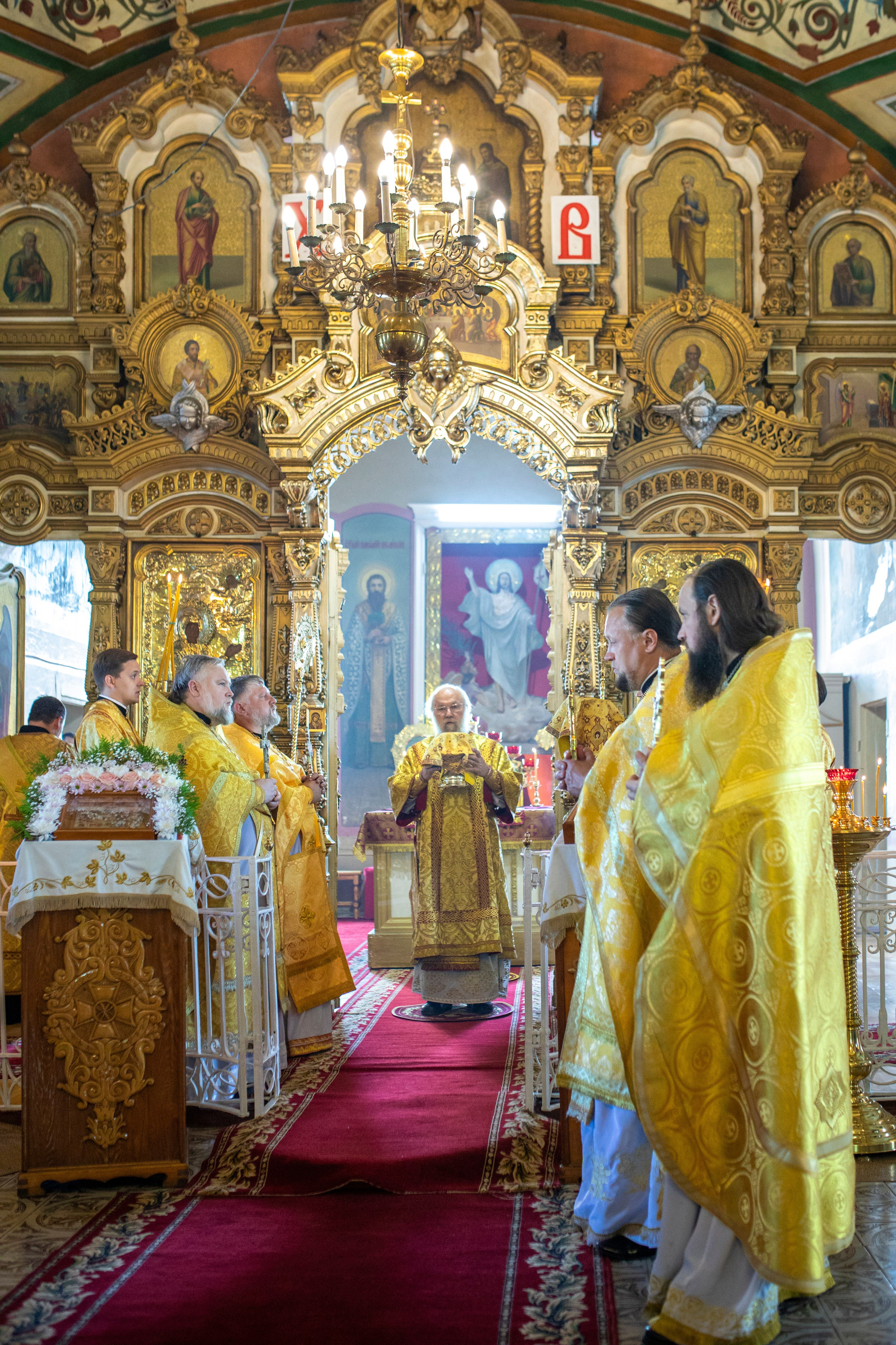 Служба епископа Александровского и Юрьев-Польского Иннокентия. Арт- фотограф Москва
