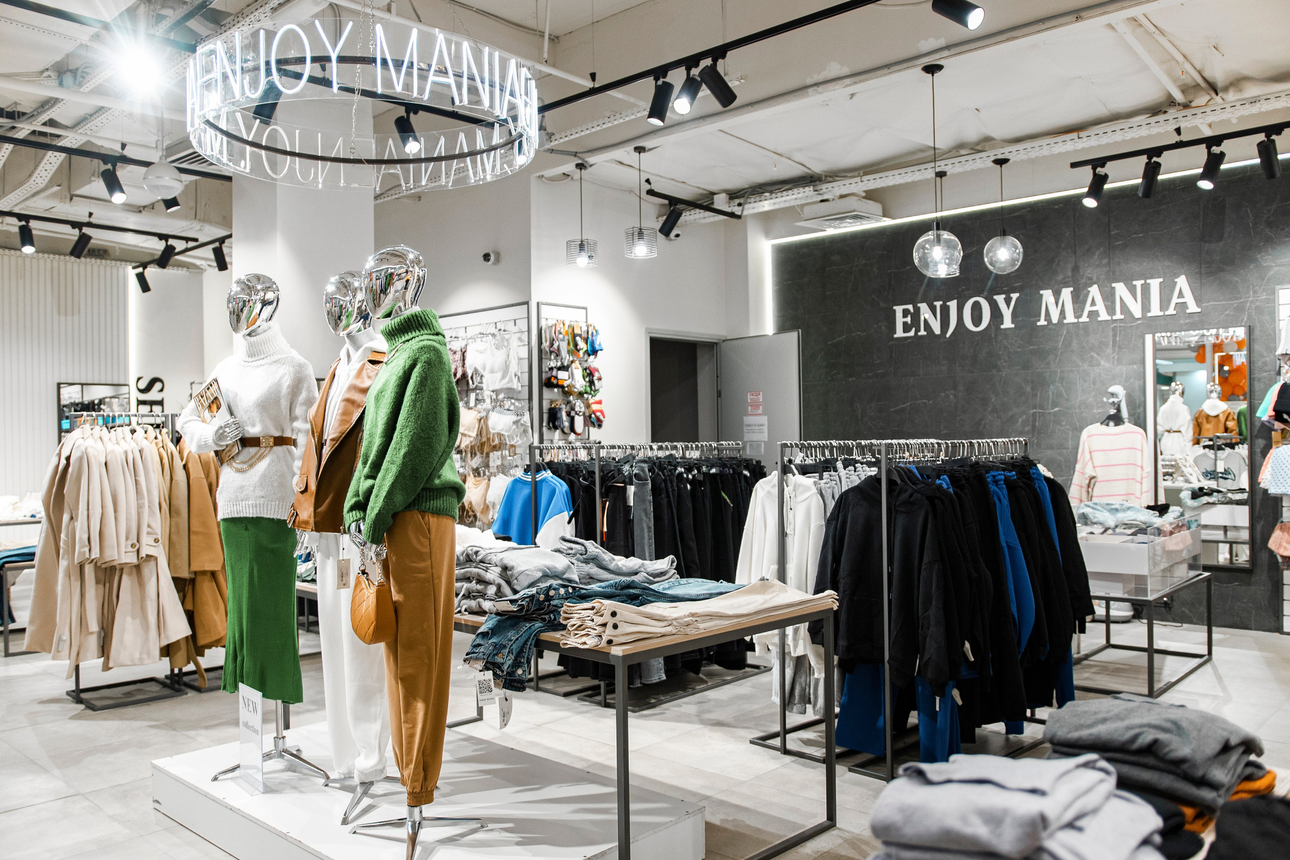 Дизайн бутика «Enjoy mania». Фотограф Настя Конник | Пятигорск | Эльбрус | Домбай | Архыз