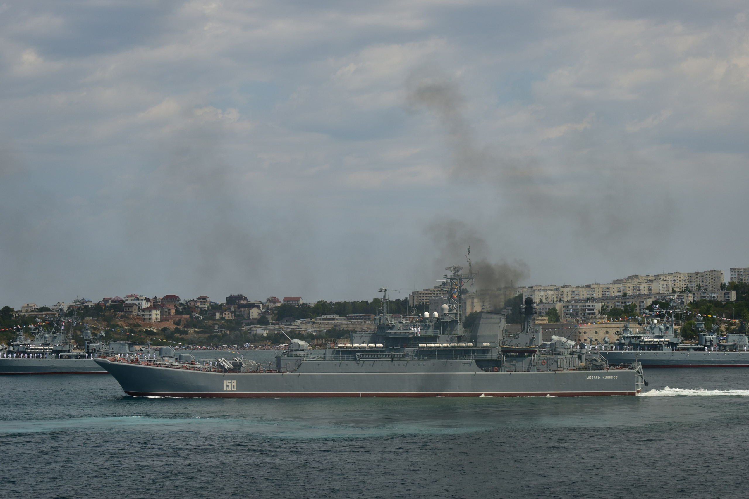 Парад ВМФ. Фотограф-ретушер в Крыму Юля Лобурец