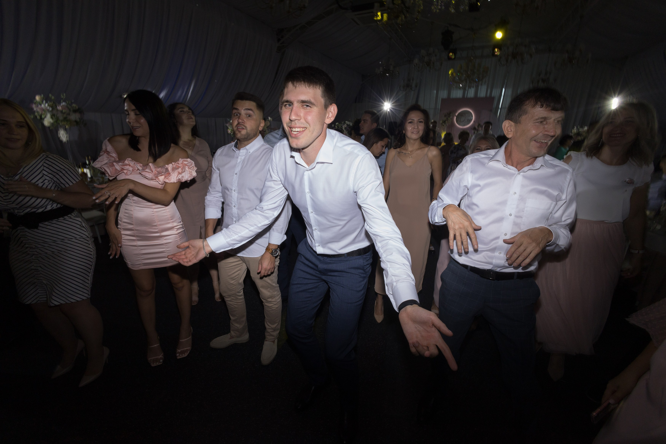 Свадебный фотограф Уфа — Руслан ГабдлисламовЖивые эмоции, красивые кадры, воспоминания на всю жизнь.Работаю по всей Республике Башкортоста. Свадебный фотограф Уфа Руслан Габдлисламов