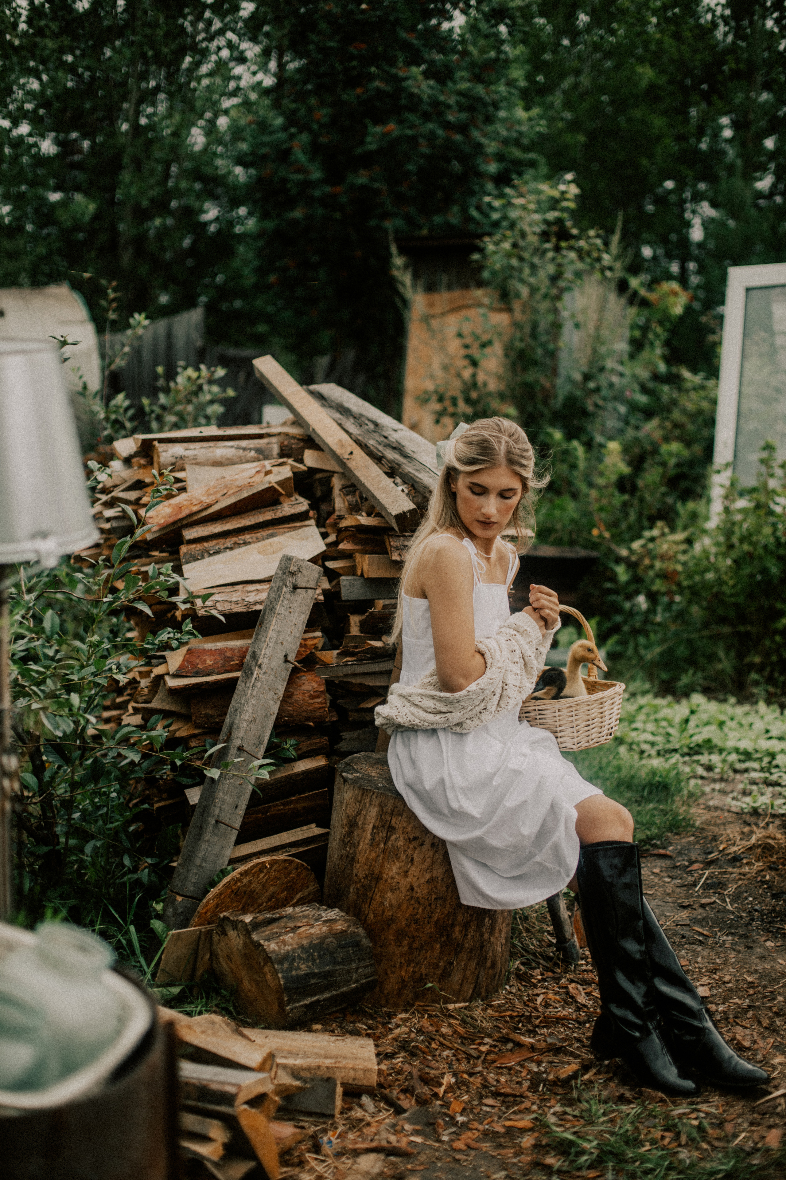 Юля в деревне. ФОТОГРАФ Екатеринбург Москва Анастасия Замесина