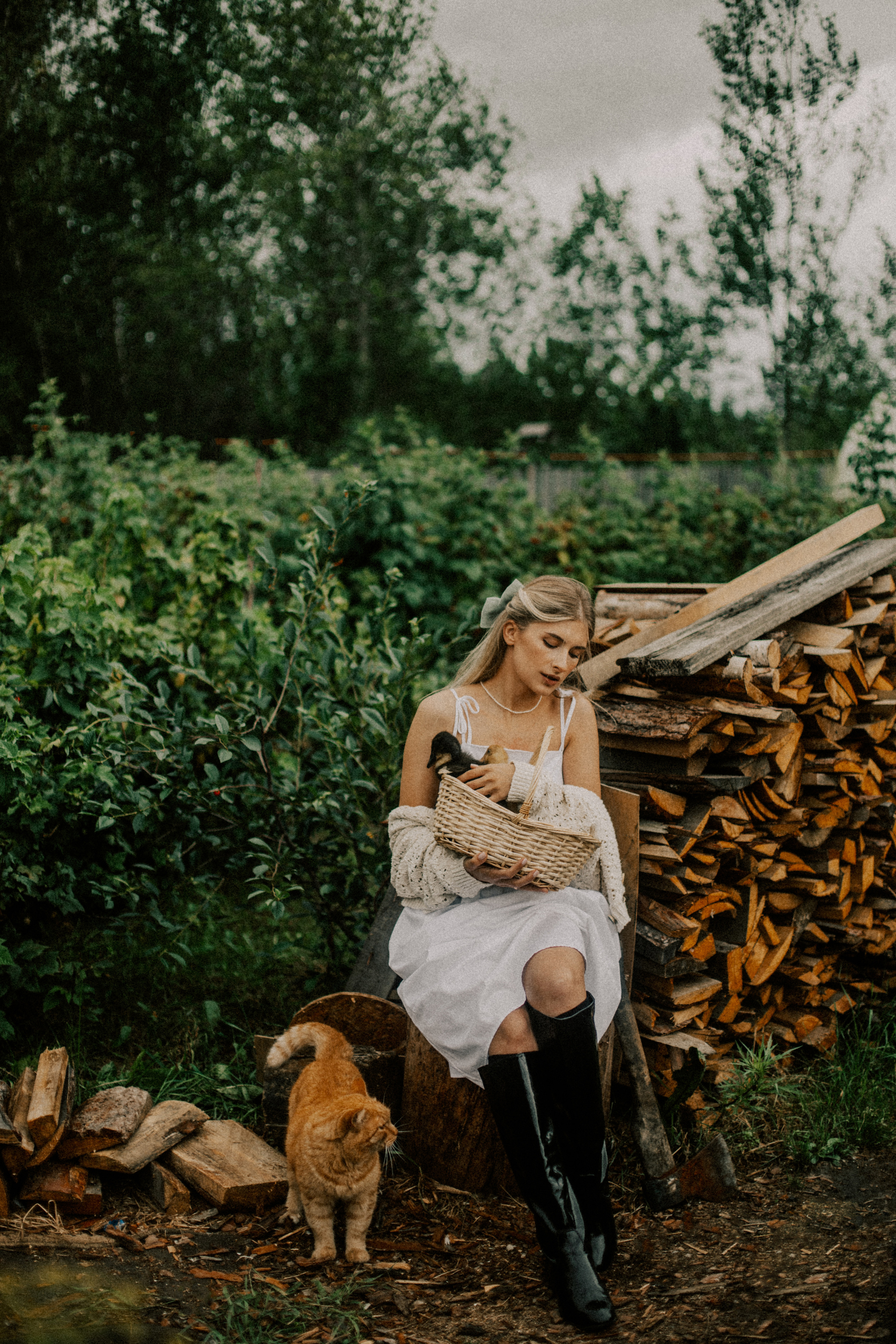 Юля в деревне. ФОТОГРАФ Екатеринбург Москва Анастасия Замесина