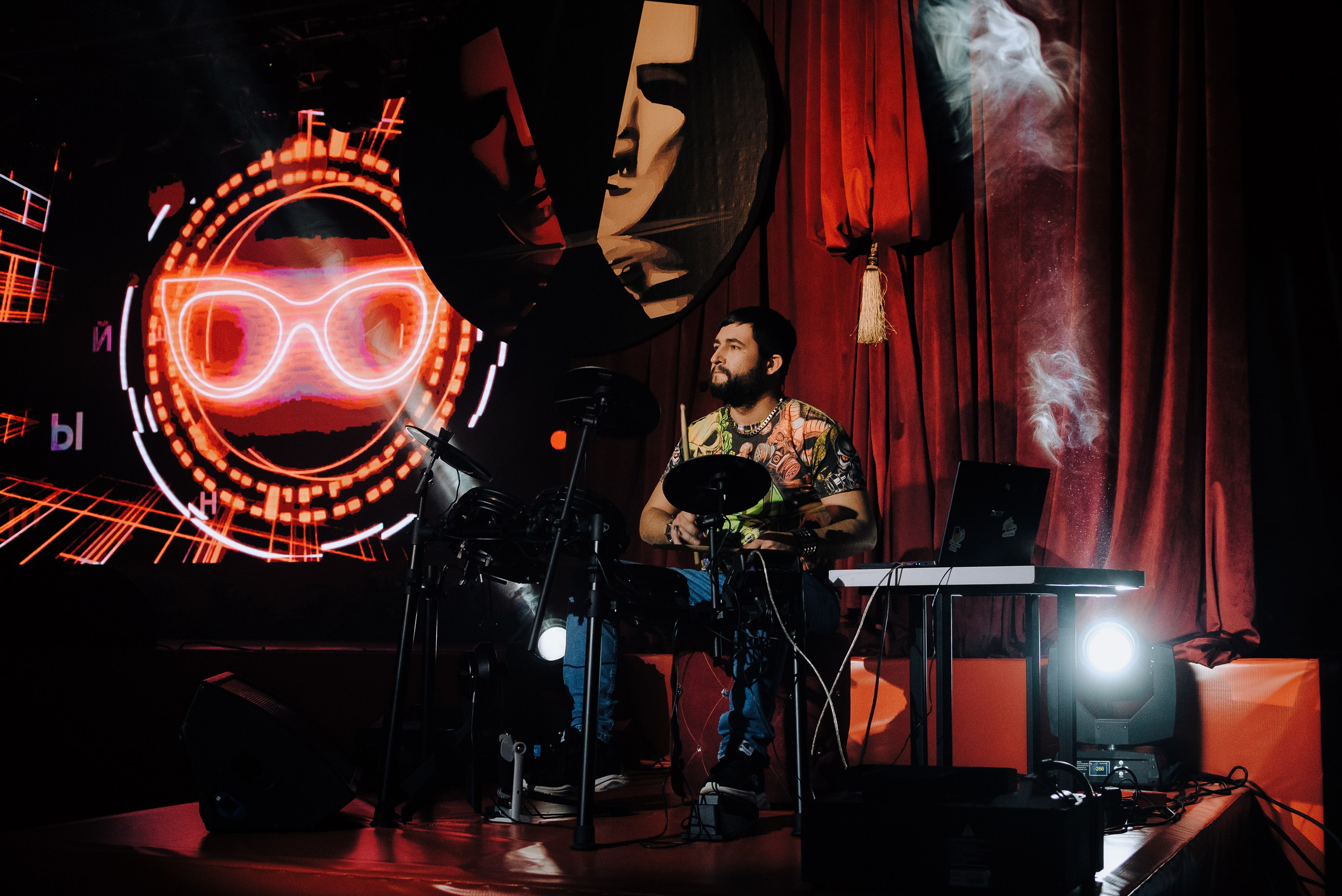 СПЕКТАКЛЬ «ВОЛШЕБНЫЕ ОЧКИ» ОПТИК-ЦЕНТР. Репортажный фотограф Зуев Роман г. Челябинск