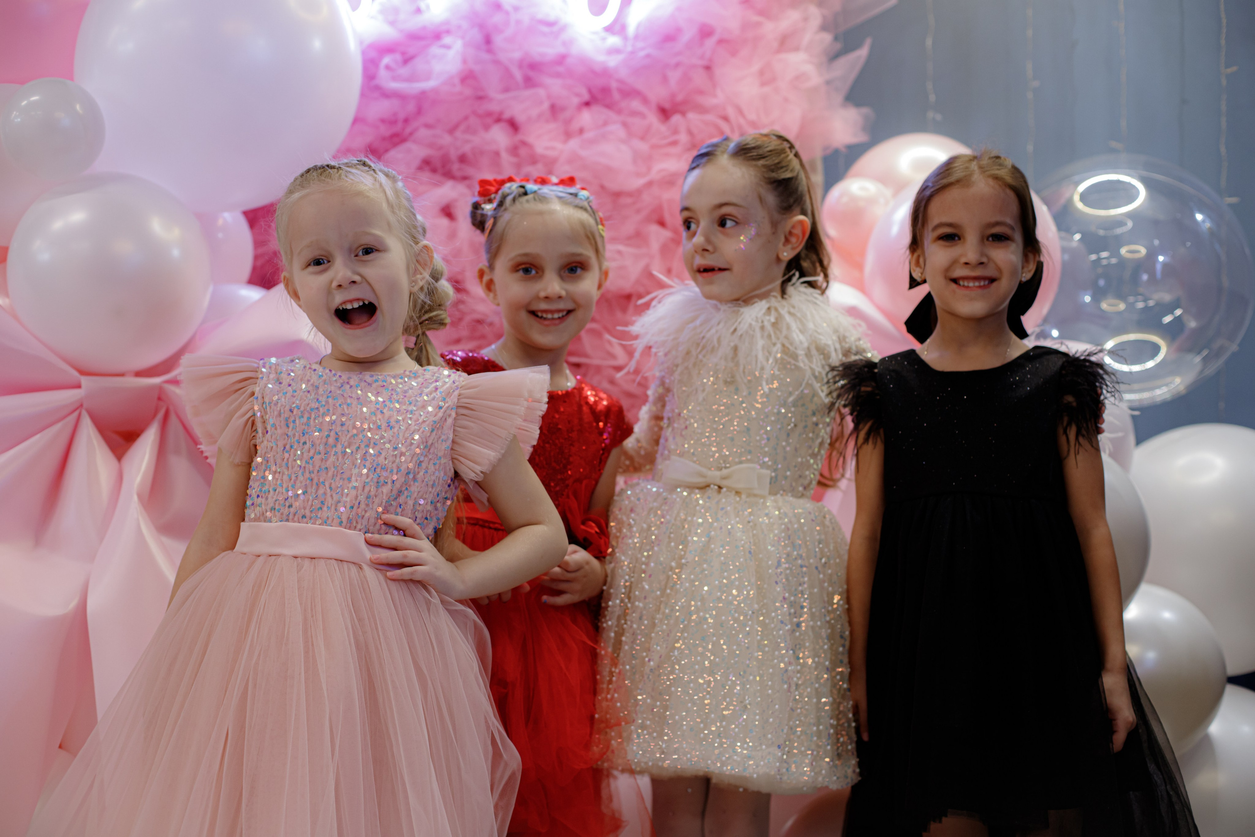 ASIA'S BIRTHDAY PARTY. Photokarish