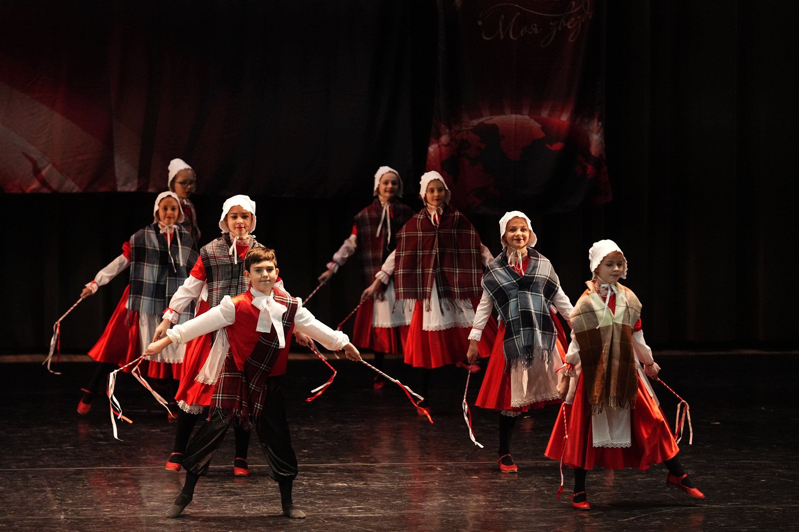 7 декабря, блок 1, г. Москва. Золотое яблочко