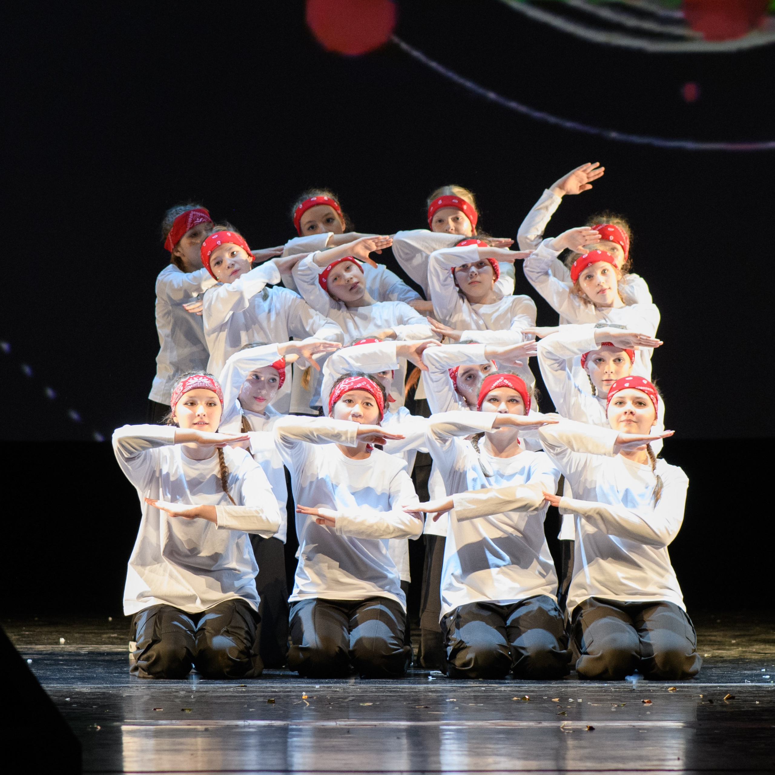 23 апреля, часть 2, БКЗ Октябрьский, г. Санкт-Петербург. Золотое яблочко