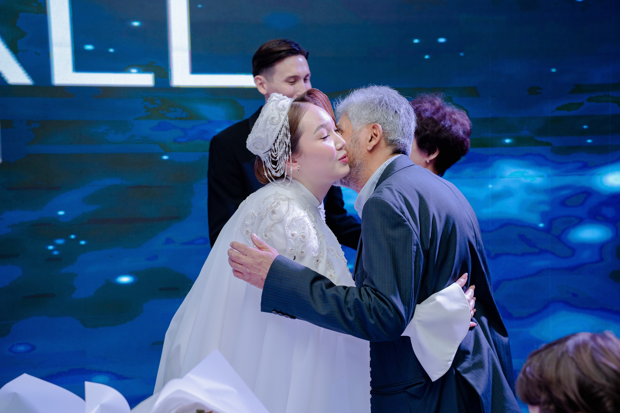 KAMILLA QYZ UZATU. Nomad media