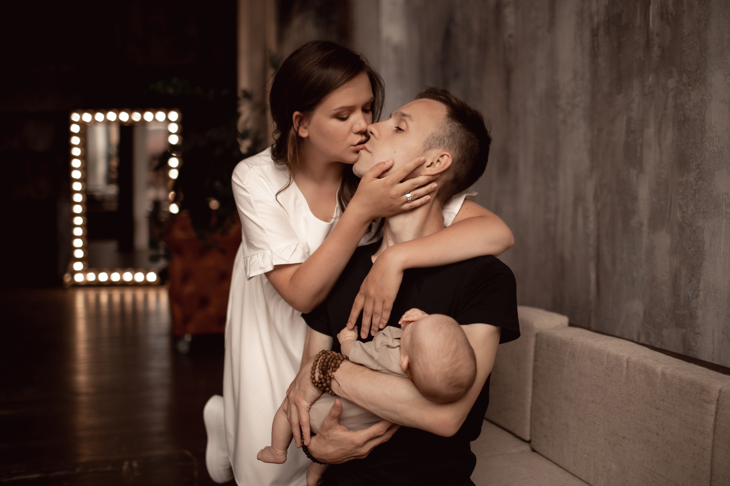 Валерия и Геннадий с крошкой. Семейный фотограф в Москве