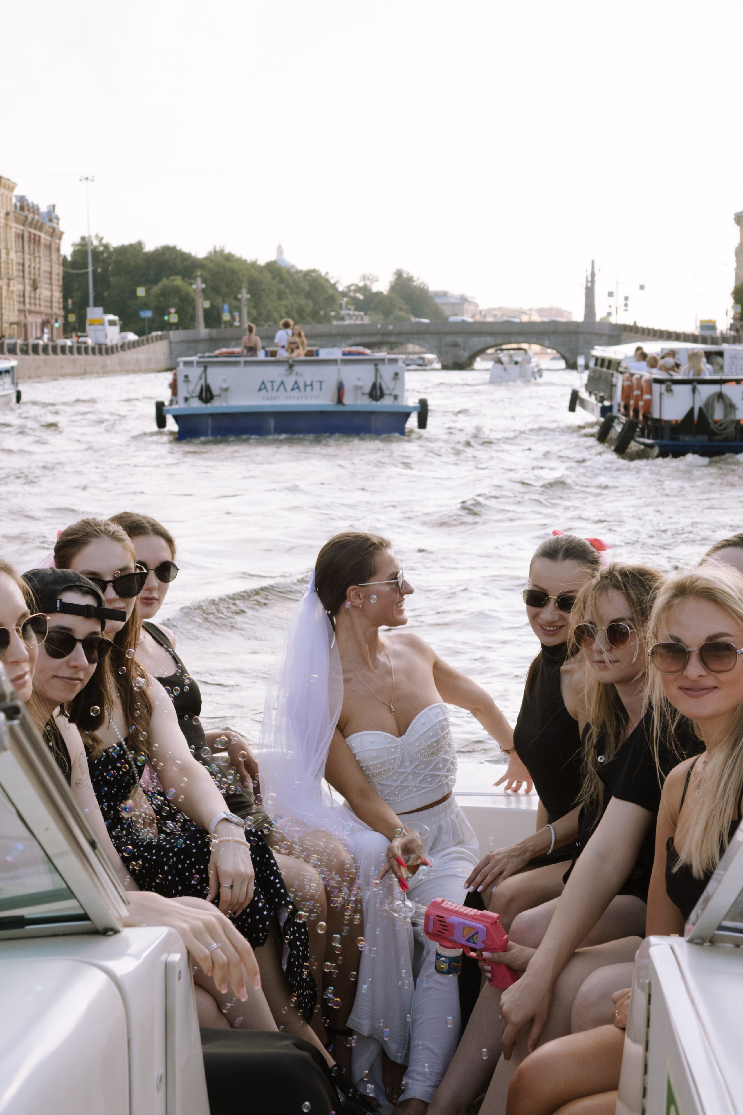 ДЕВИЧНИК НА КАТЕРЕ. Профессиональный фотограф, Санкт-Петербург — Виктория Богомолова