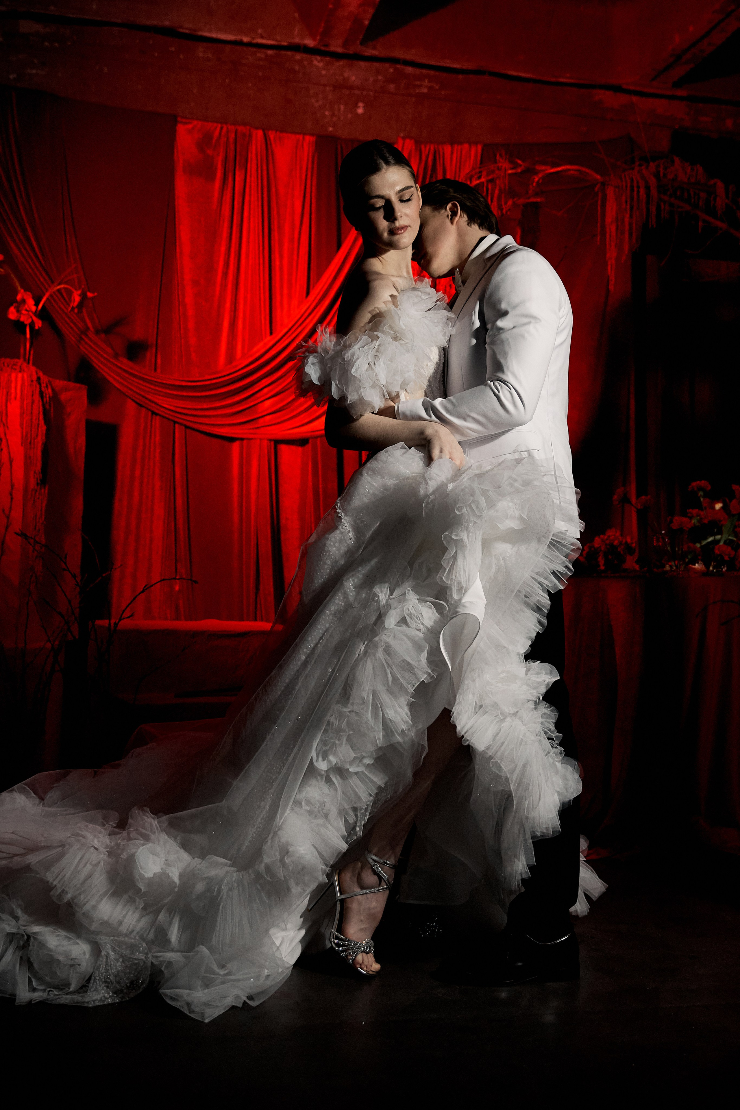 Red. Свадебный фотограф в Красноярске Владимир Ятмасов