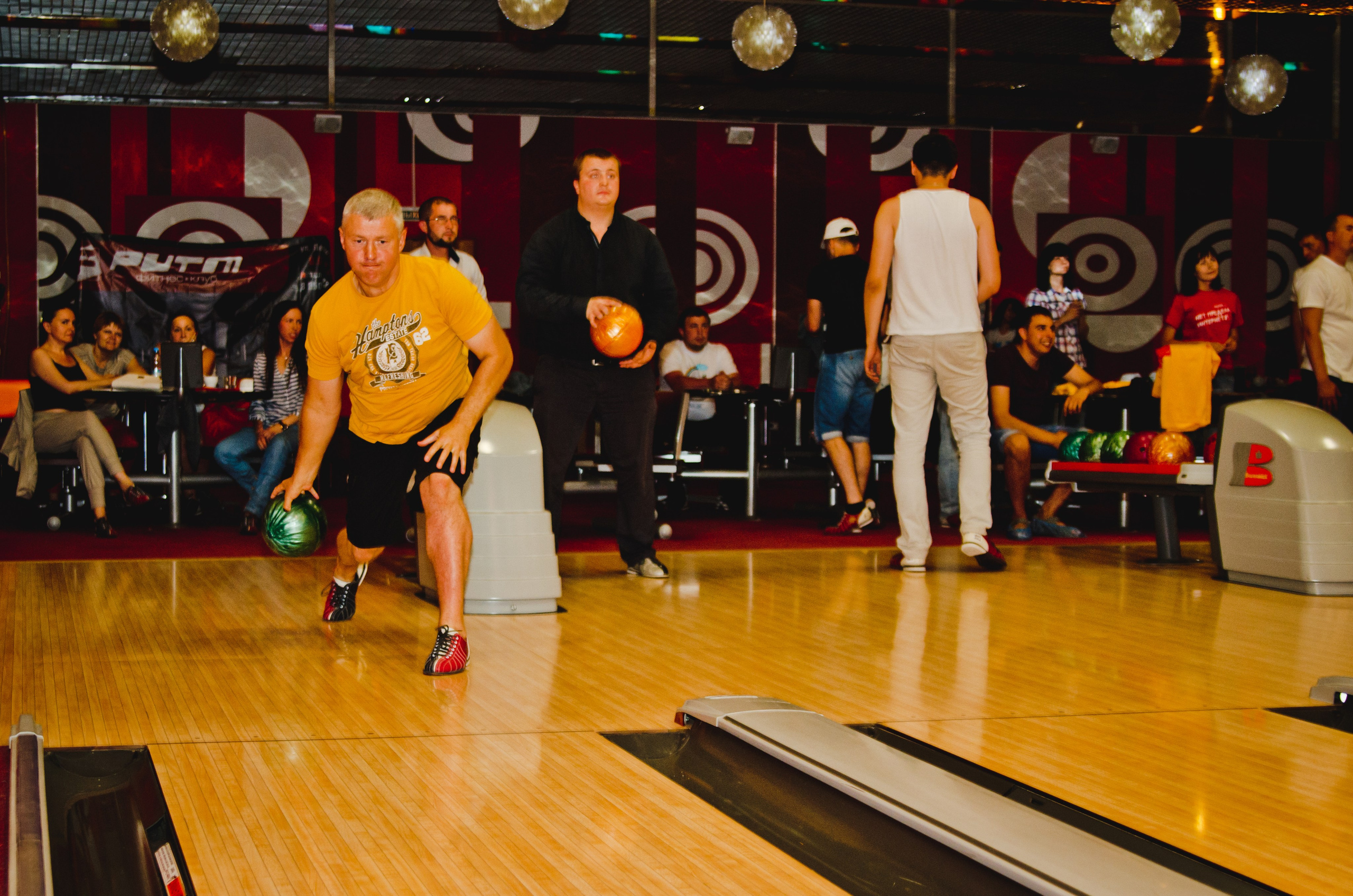 Копоратив.МТС-Теле2-Ростелеком.Боулинг. Свадебный и семейный фотограф Денис Лукьянов в Краснодаре, Краснодарском крае и Республике Крым