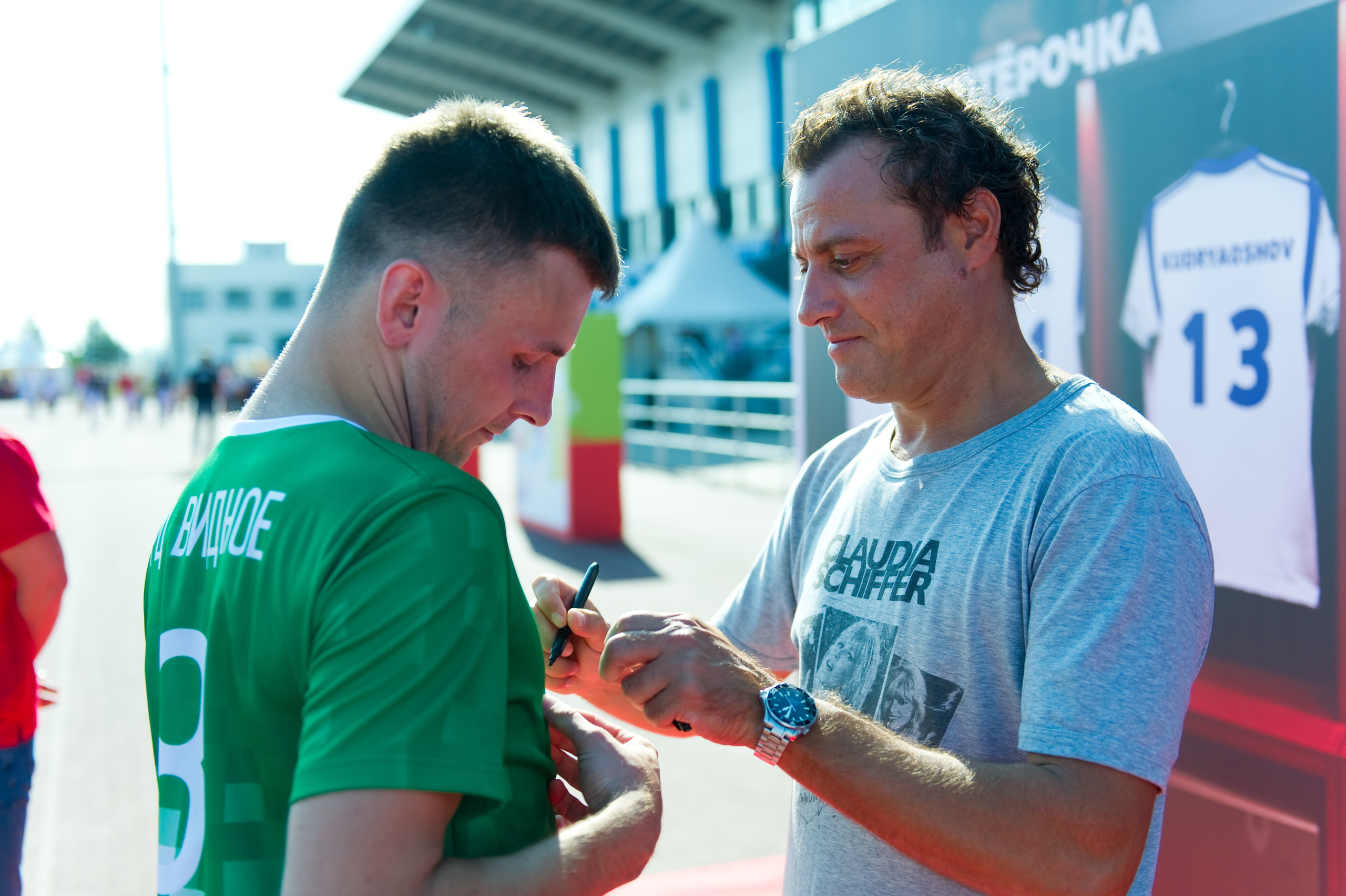 Турбофутбол (корпоративное соревнование «Пятерочки»). Репортажный фотограф и видеограф Слава Думчев. Тимбилдинги, отчетники, корпоративы