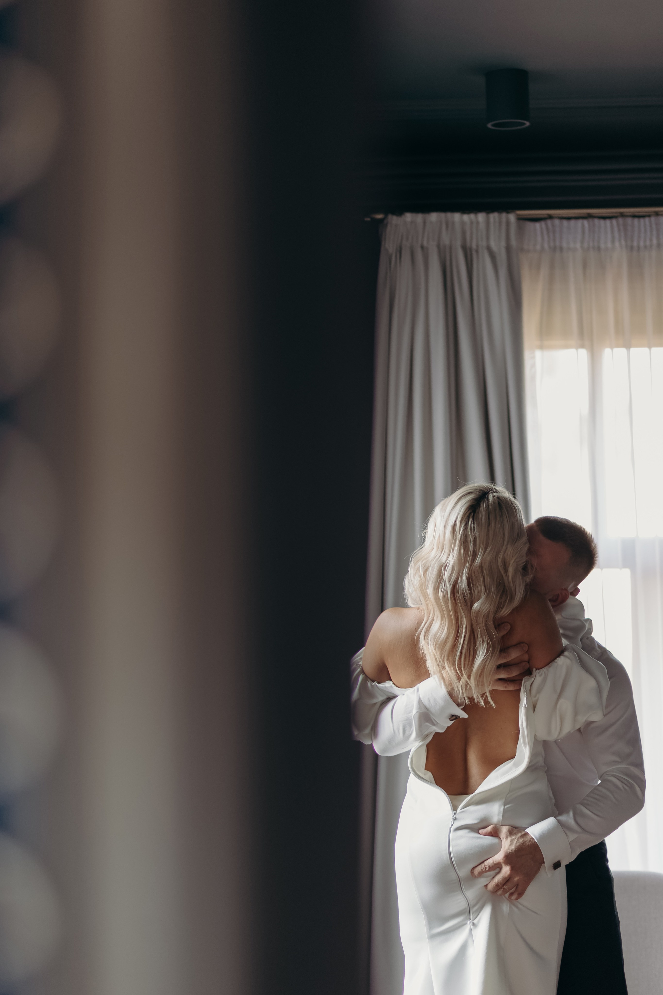 Александр и Елена (сборы, ресторан). Фотограф свадебный семейный в Красноярске Шукшина Наталья