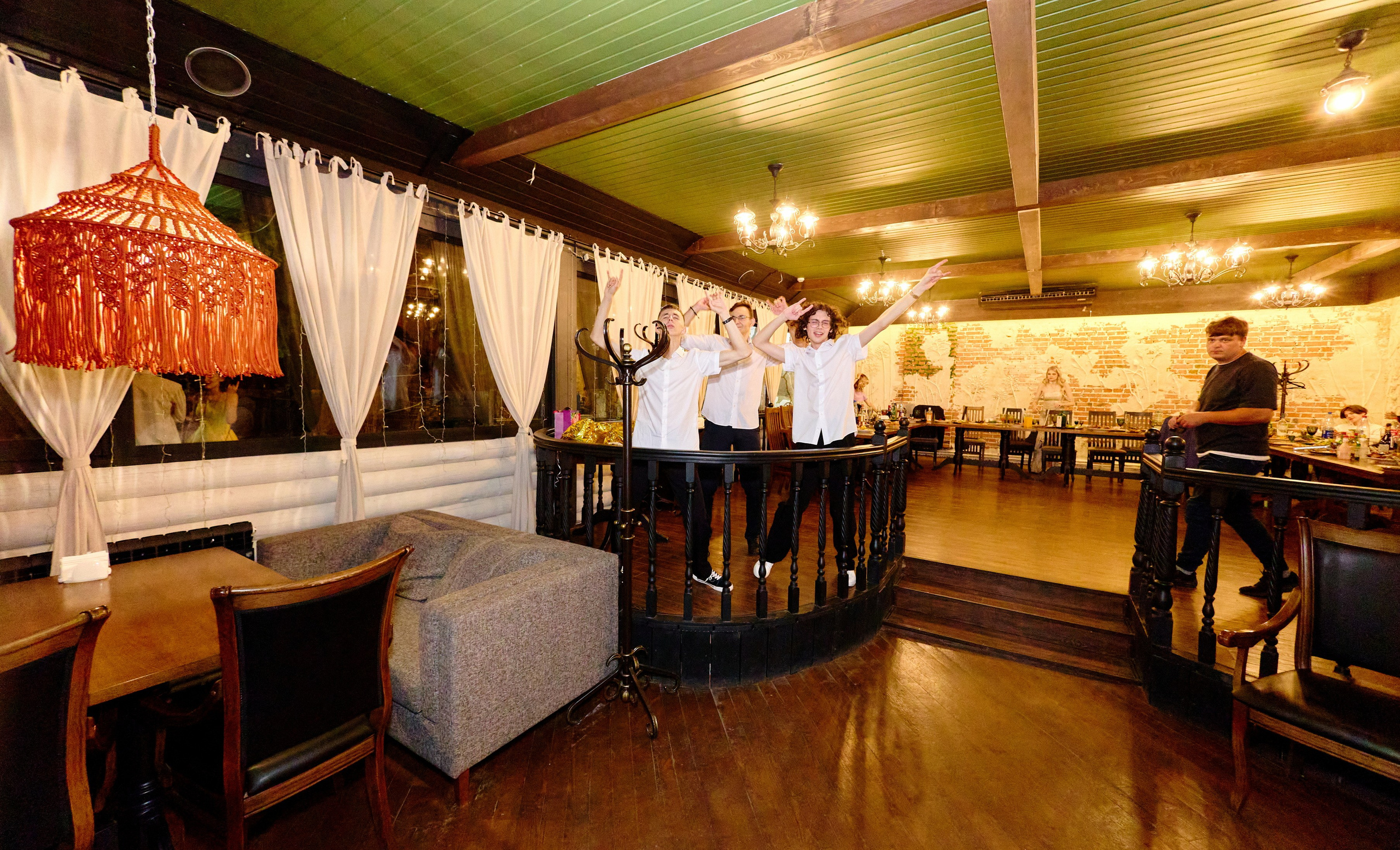 Выпускной 35 Сош. Фотограф Выпускные альбомы Таганрог Сергей Коробченко