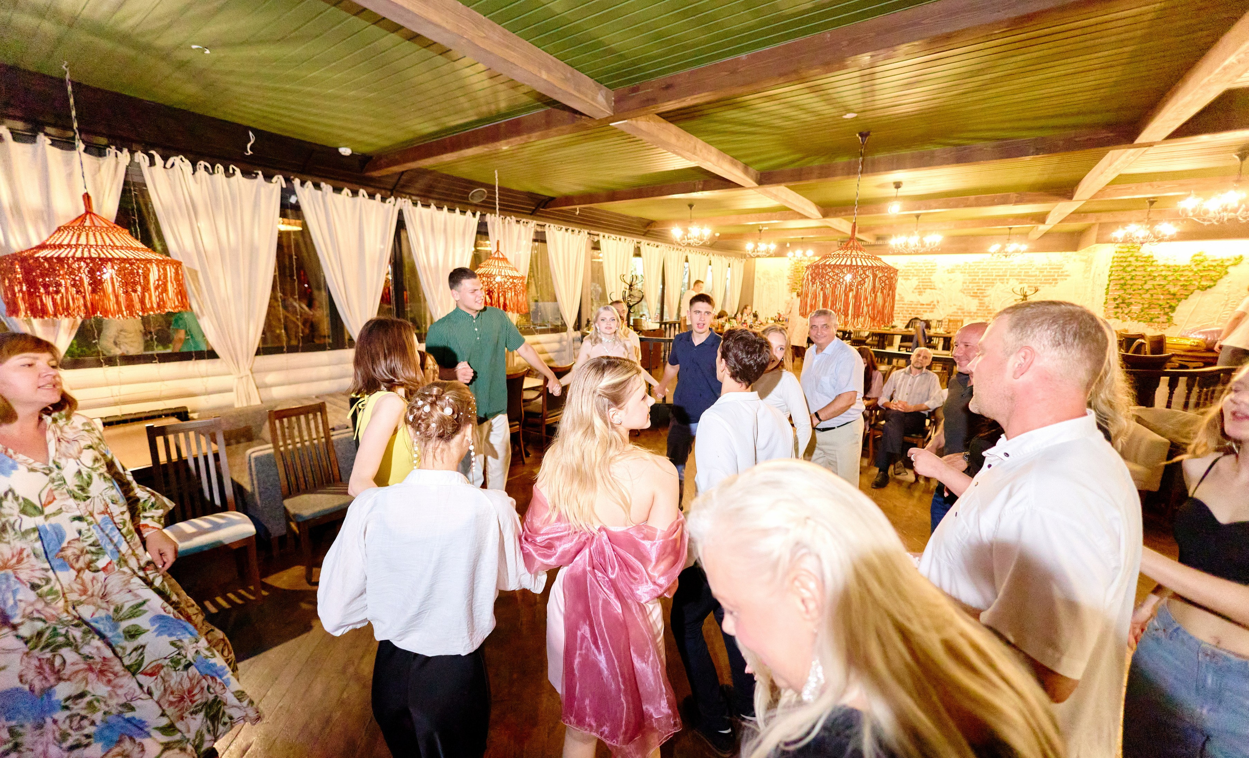 Выпускной 35 Сош. Фотограф Выпускные альбомы Таганрог Сергей Коробченко