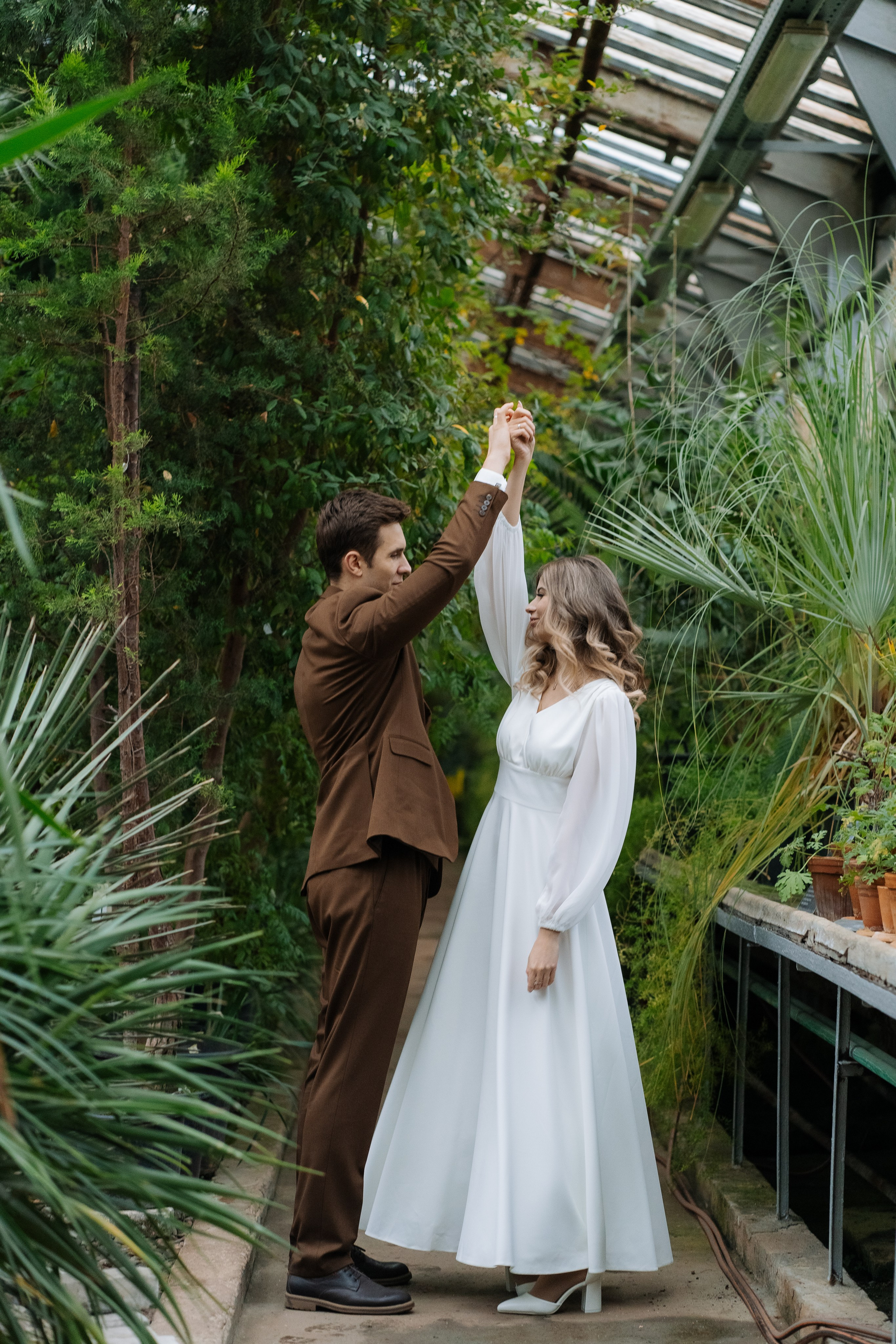 Свадебная фотосессия в оранжерее, Москва. Свадебный фотограф в Москве Анна Полушина