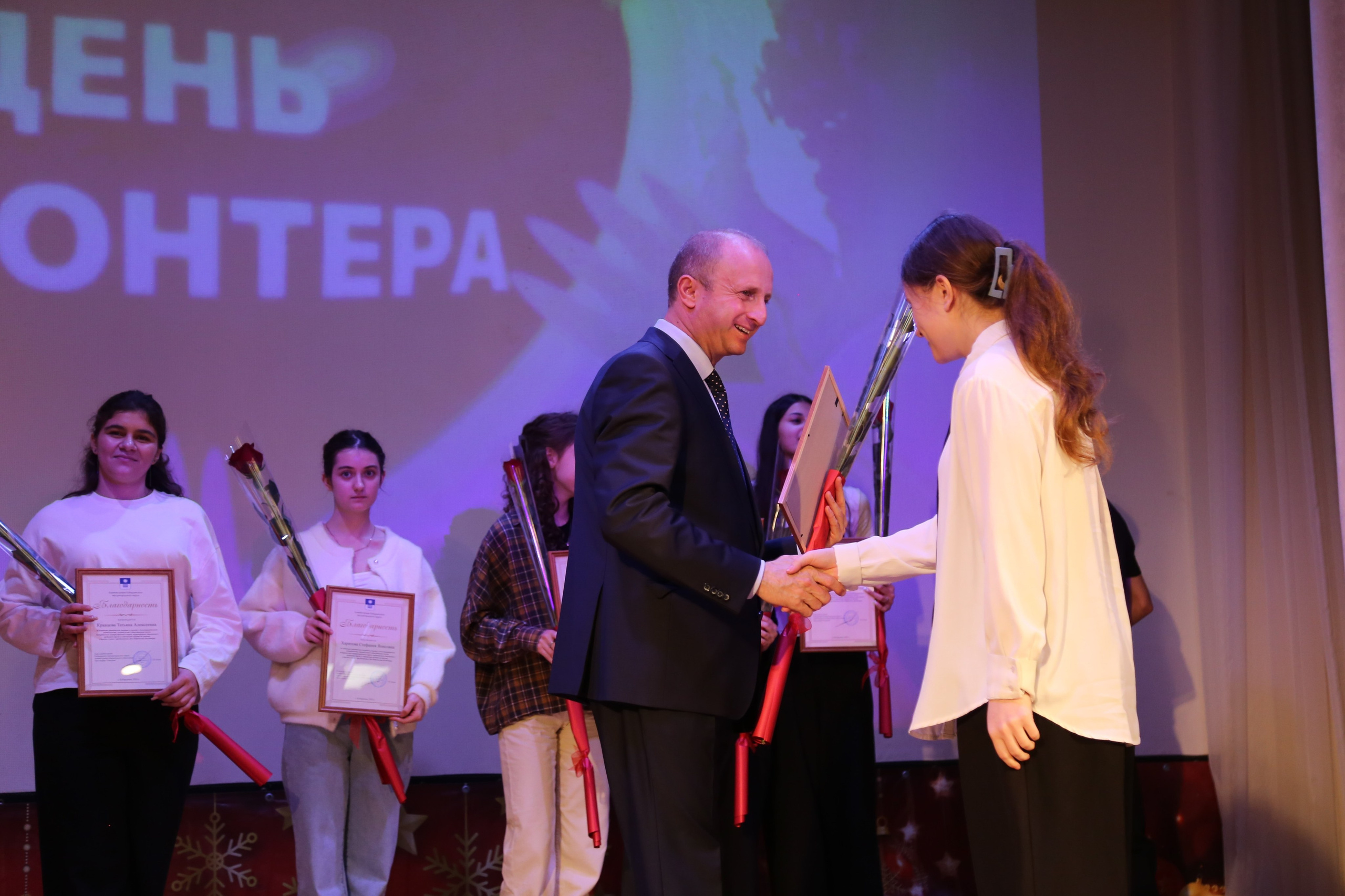 День Волонтёра. Жизнь курорта Кабардинка в фотографиях