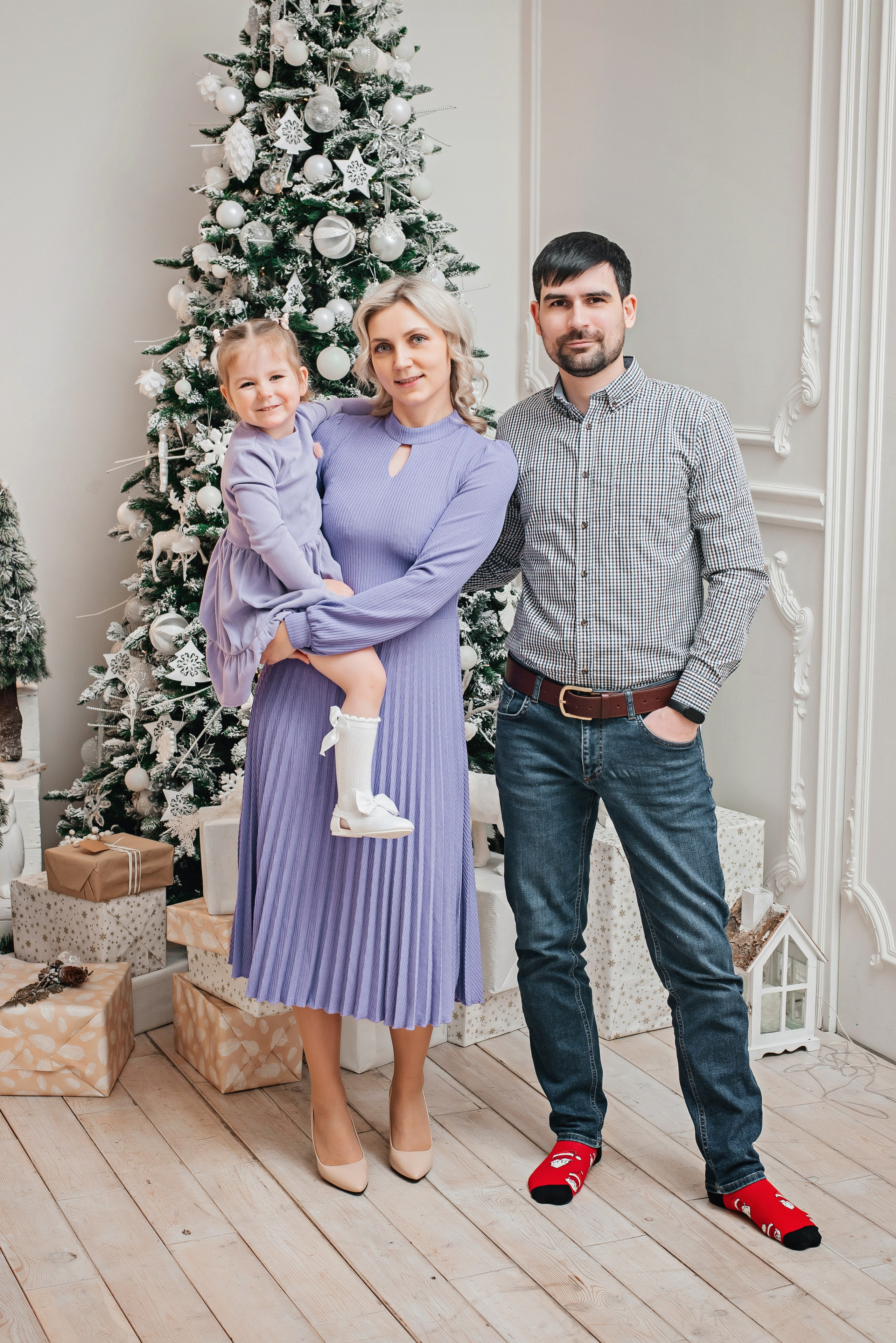 Катюша с семьей в студии. Детский и семейный фотограф выпускной альбом Приморско-Ахтарск