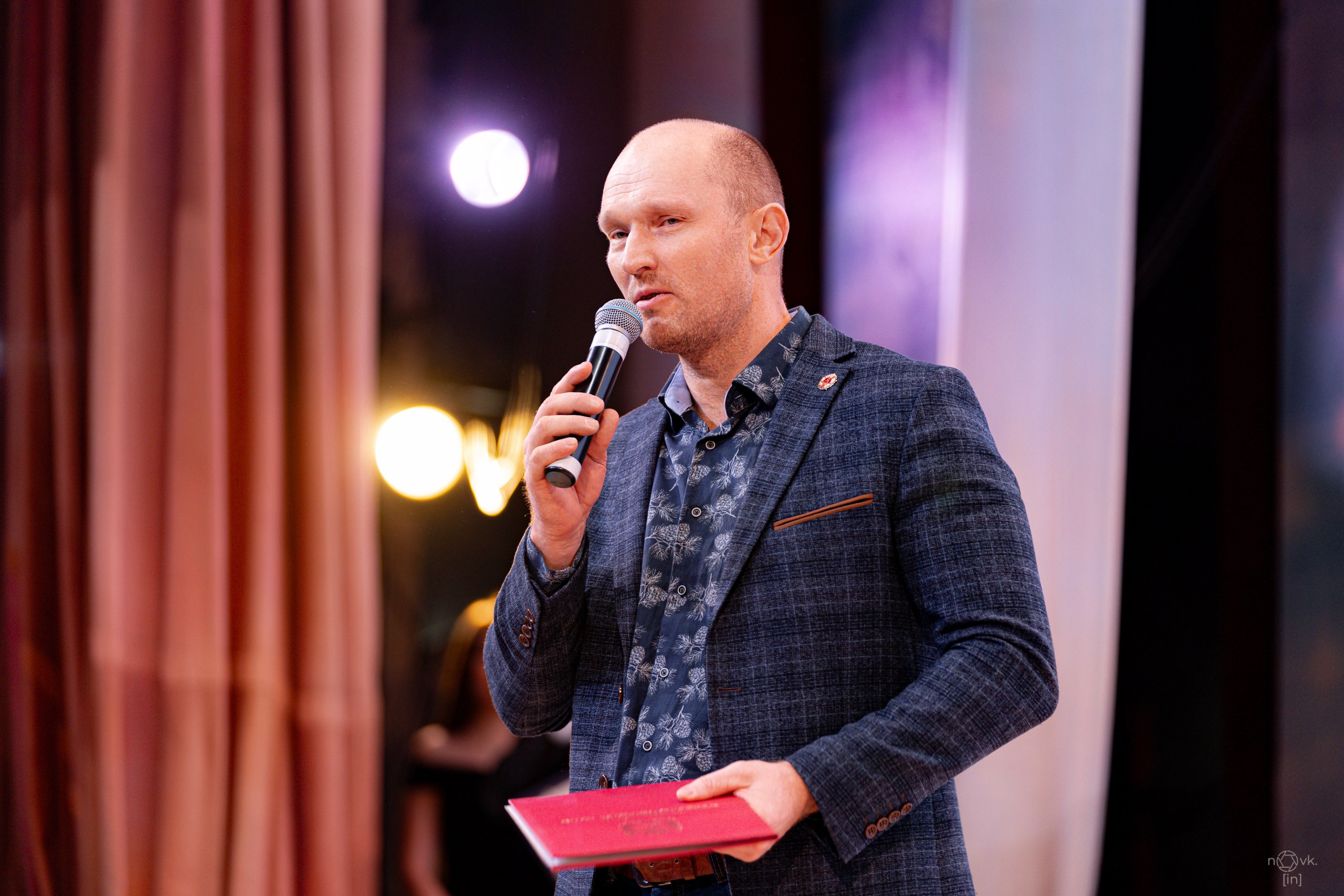 Ёлка. ФОТОГРАФ ИВАН НОВИКОВ | СТАВРОПОЛЬ