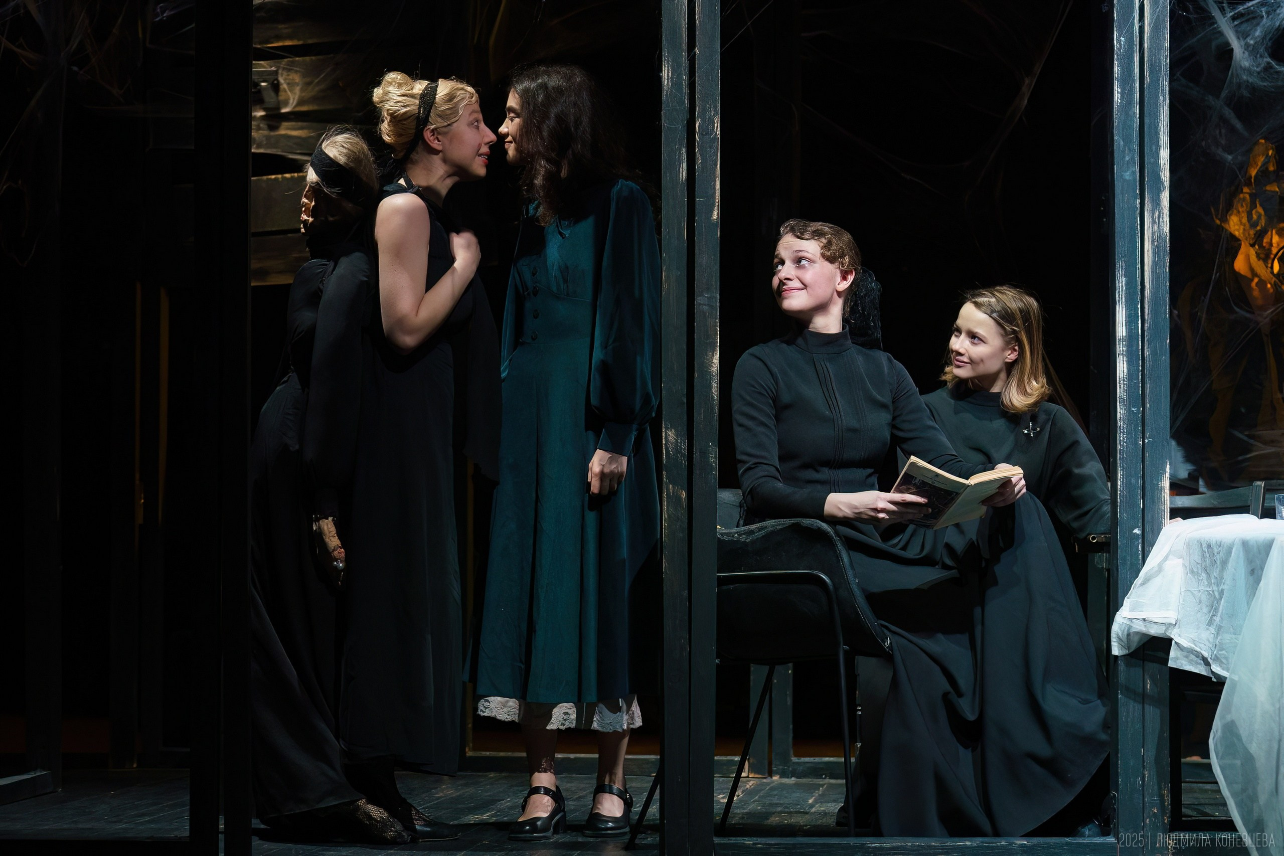 Дом Бернарды Альбы. Театральная фотография