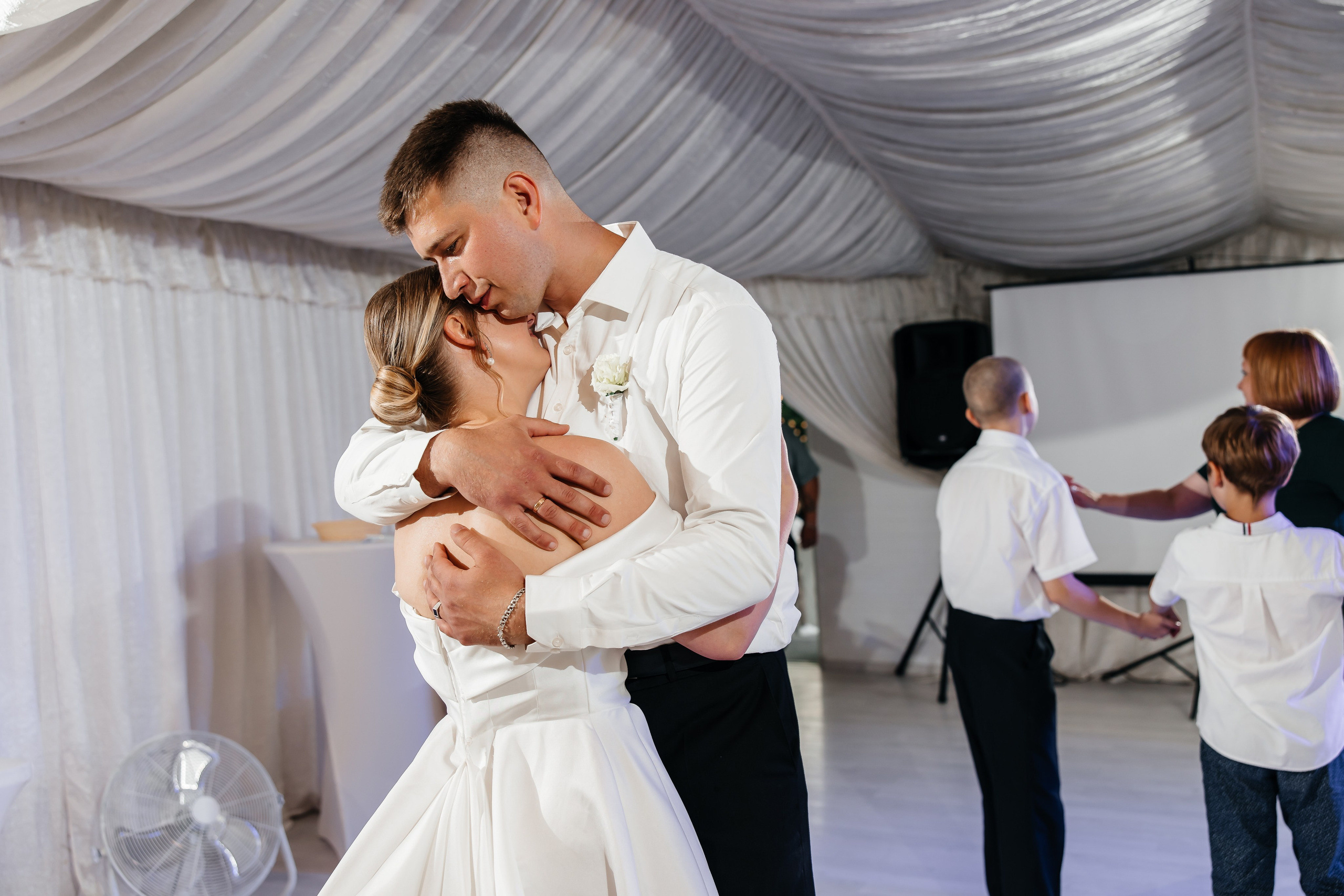 Анонс свадьбы Юлии и Игоря. Городская лавстори в Севастополе. Свадебный фотограф в Крыму и Севастополе Ольга Баскакова
