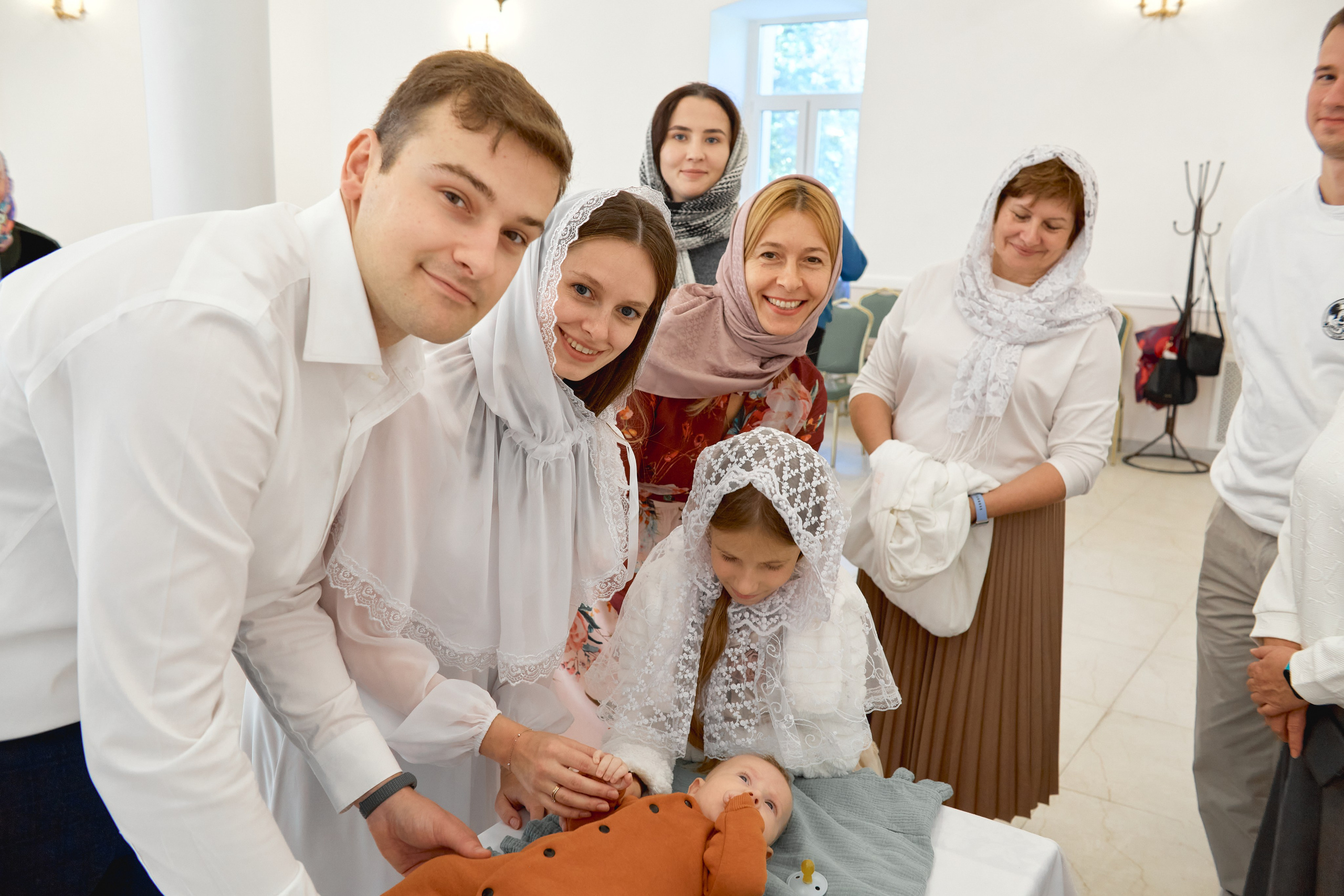 Крещение в Подольске в храме Живоначальной Троицы. Прончатова Алина. Фотограф для семейных, церковных и свадебных съёмок