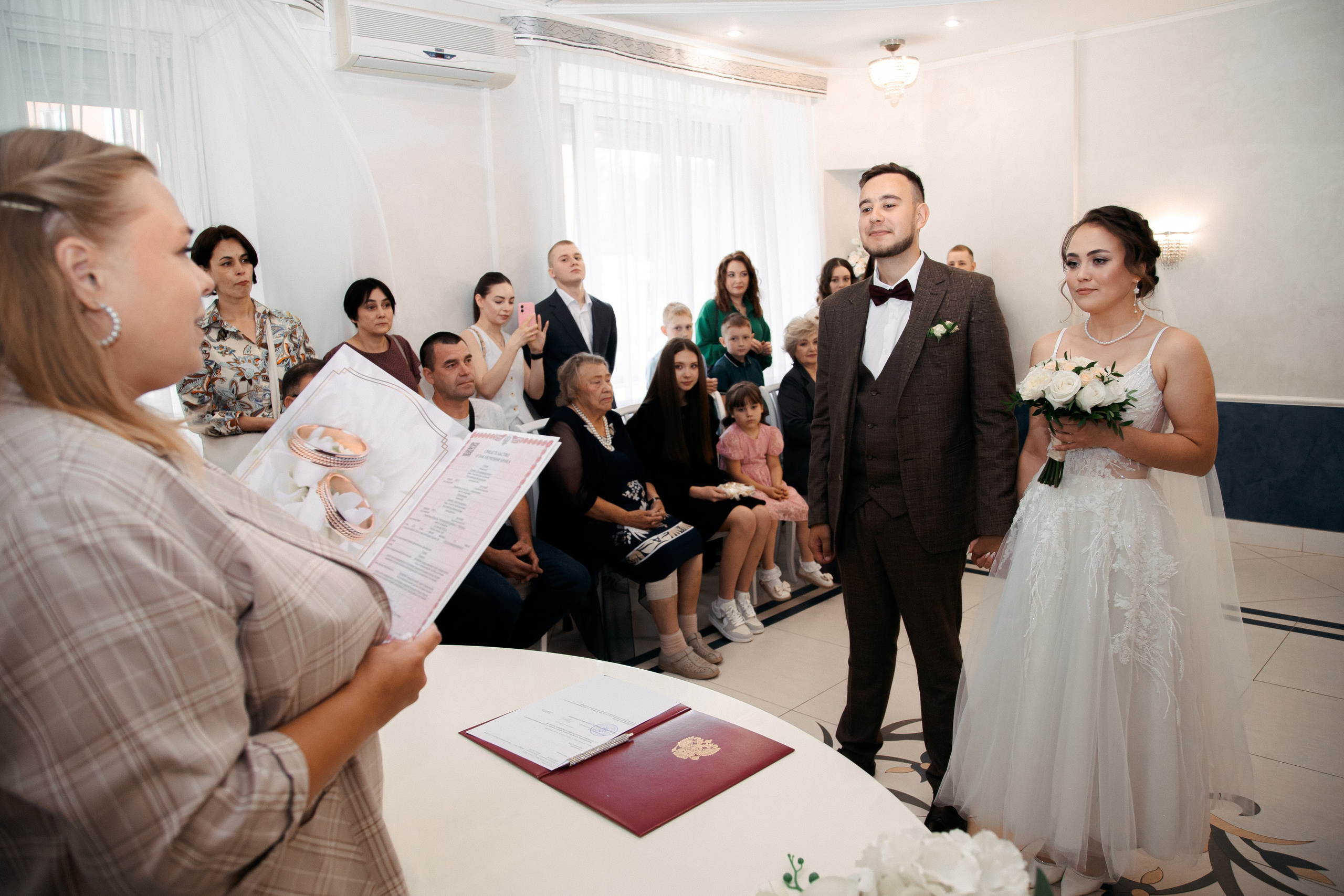 <title>Портфолио семейного фотографа в Перми — Татьяна Медведева</title><meta name="description" content="Галерея работ: семейные, детские фотосессии и индивидуальные портреты в Перми. Татьяна Медведева — запишитесь на фотосъемку или генерацию изображения в ИИ. Телефон: +7 922 644 01 68." />