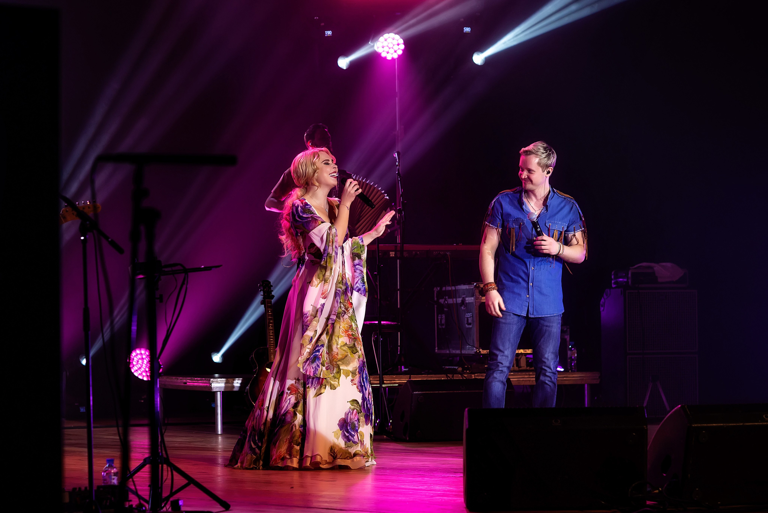 Концерт Пелагеи. Школьный, фэшн фотограф в Тюмени и в России Ирина Королева